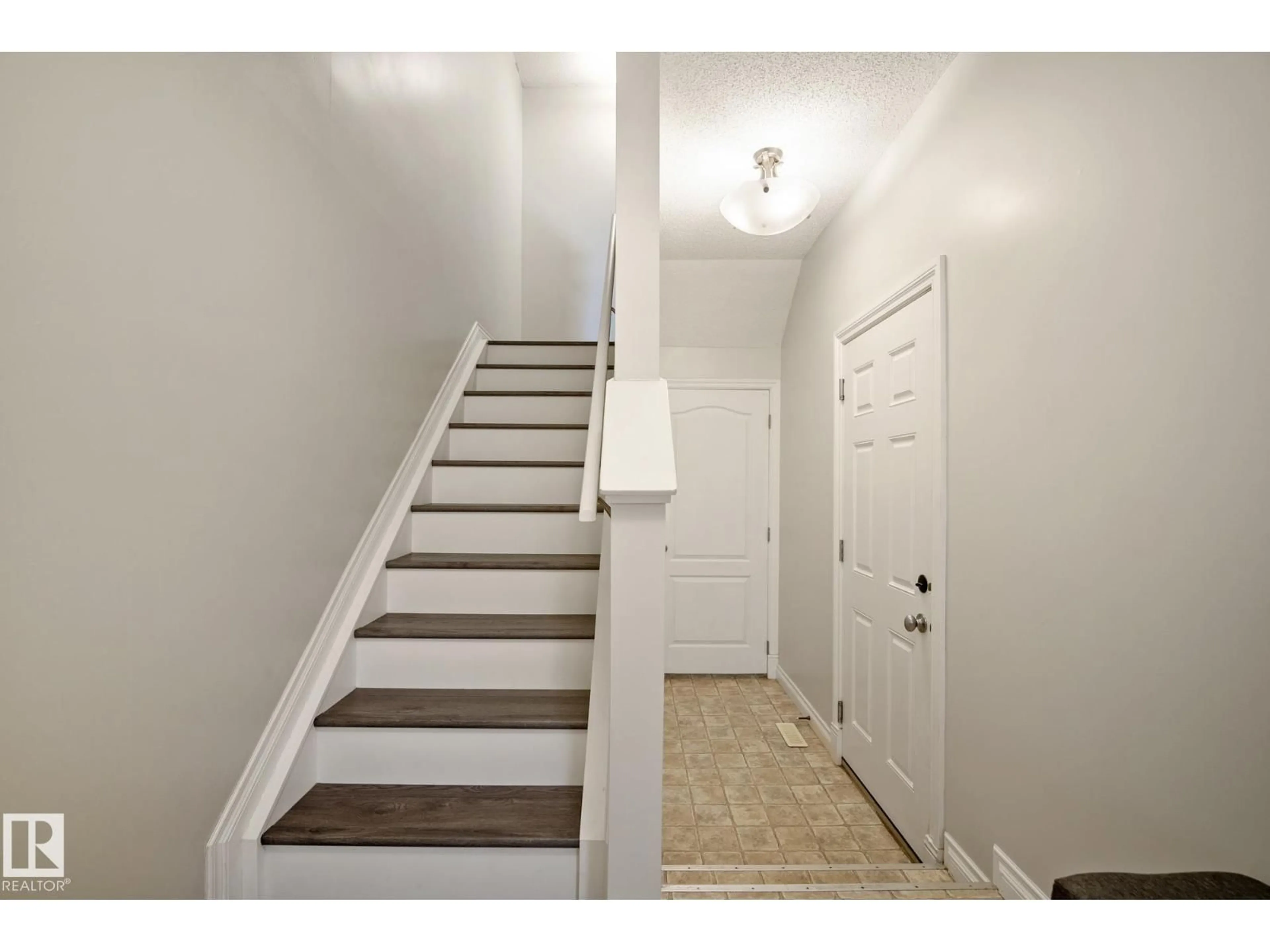 Unknown for 79 12050 17 AV SW, Edmonton Alberta T6W1X4