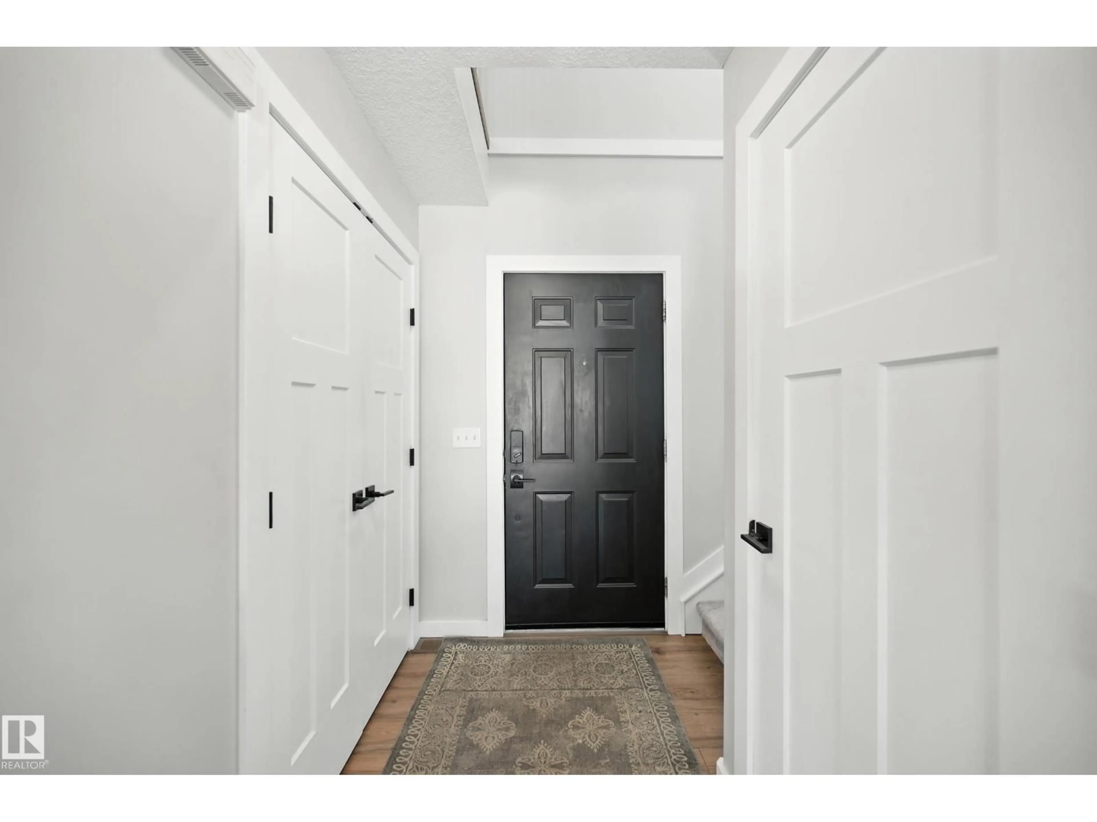 Indoor entryway for 30 WESTWOOD LN, Fort Saskatchewan Alberta T8L4N6