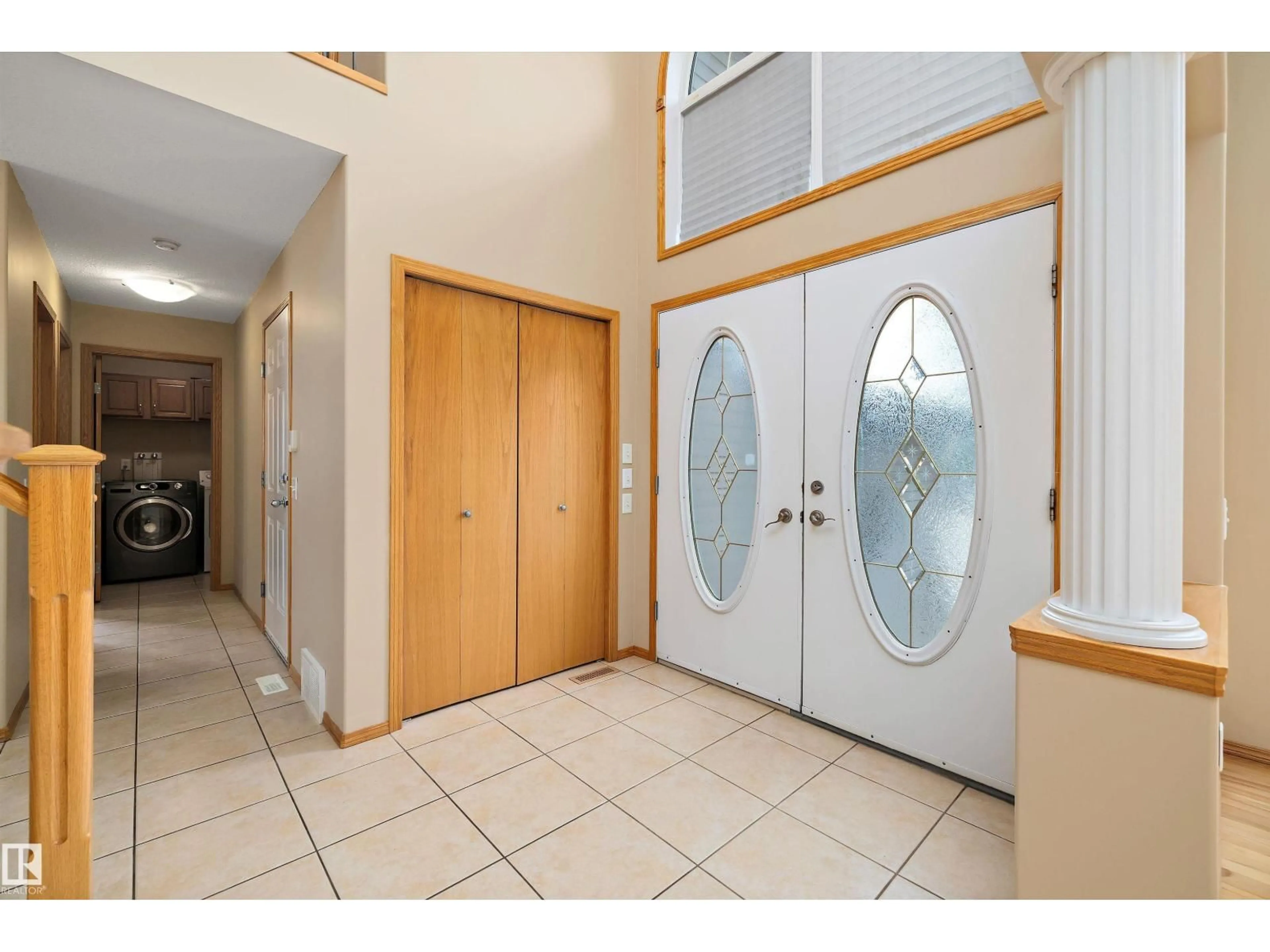 Indoor foyer for NW - 16227 84 ST, Edmonton Alberta T5Z3N8