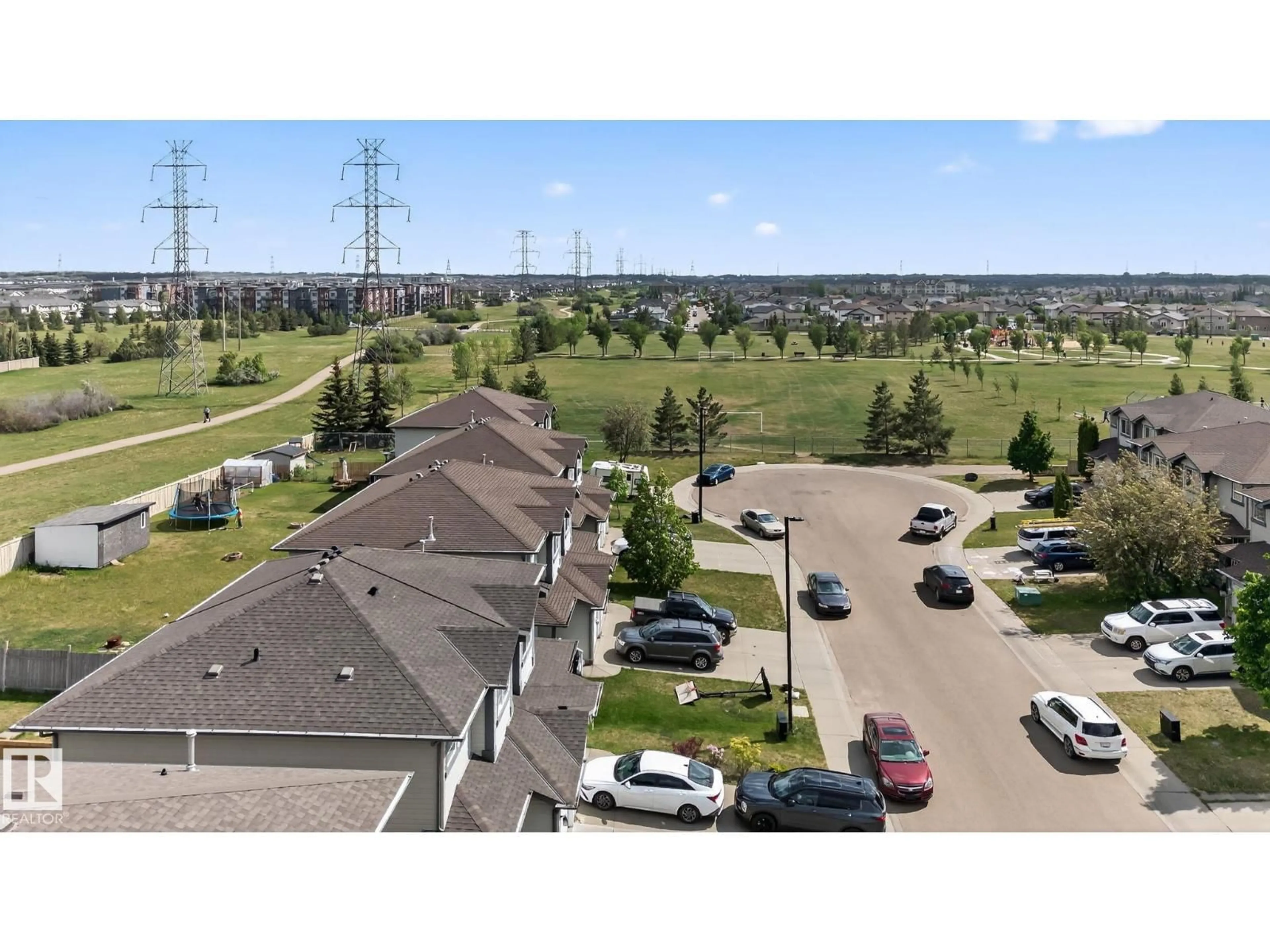 A pic from outside/outdoor area/front of a property/back of a property/a pic from drone, street for 2903 30 ST, Edmonton Alberta T6T1V3