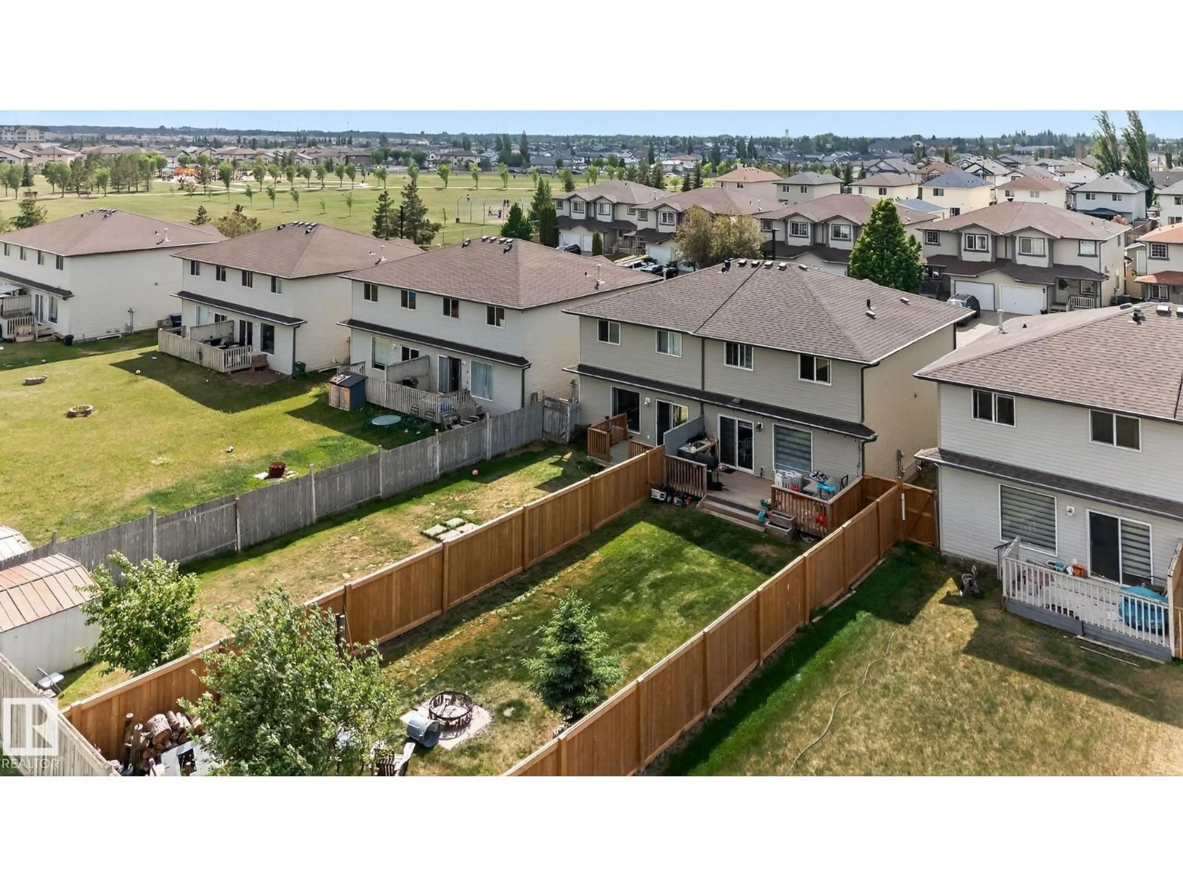 A pic from outside/outdoor area/front of a property/back of a property/a pic from drone, mountain view for 2903 30 ST, Edmonton Alberta T6T1V3