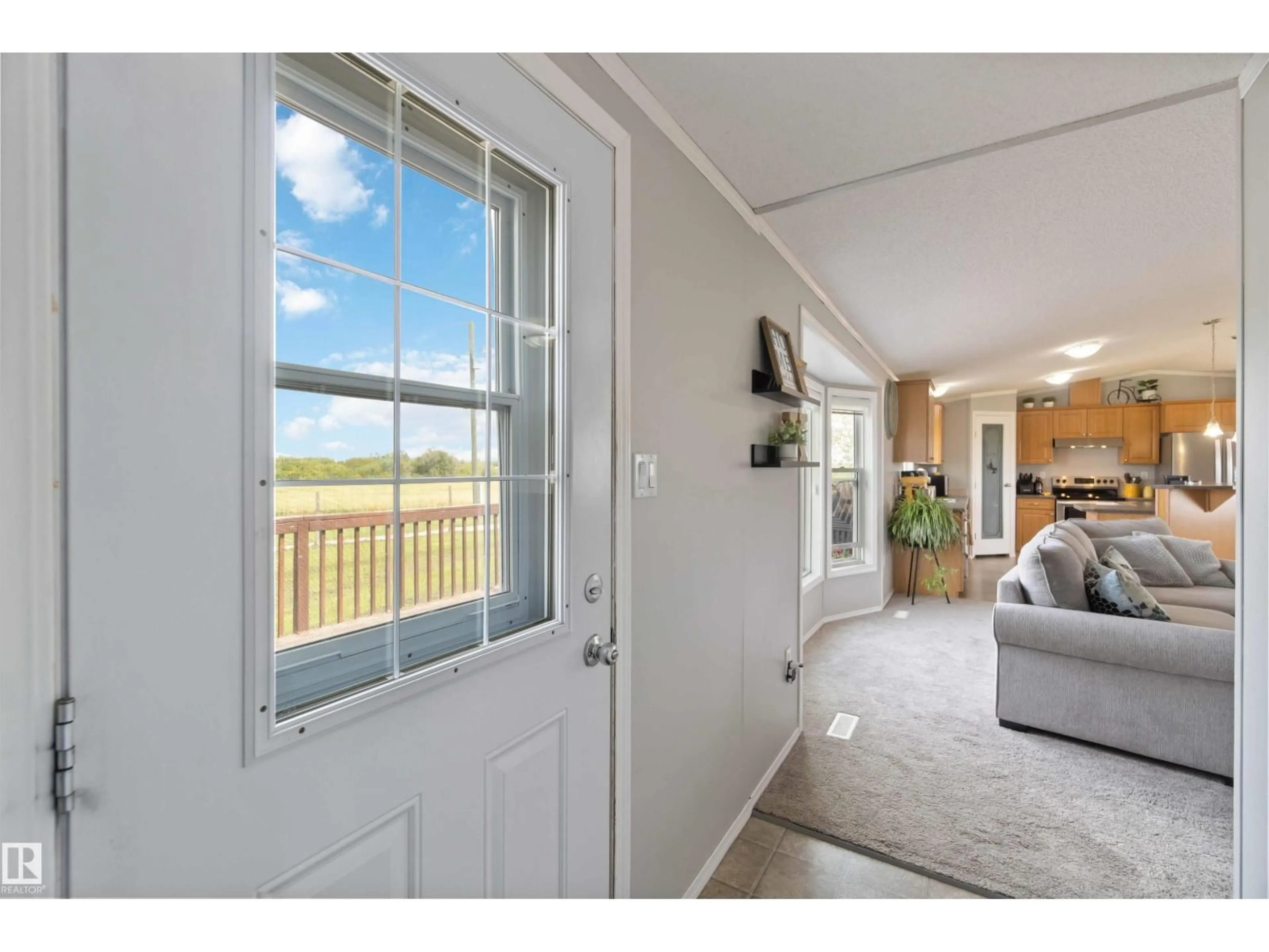 Indoor entryway for 55123 HWY 44, Rural Sturgeon County Alberta T8T0K5