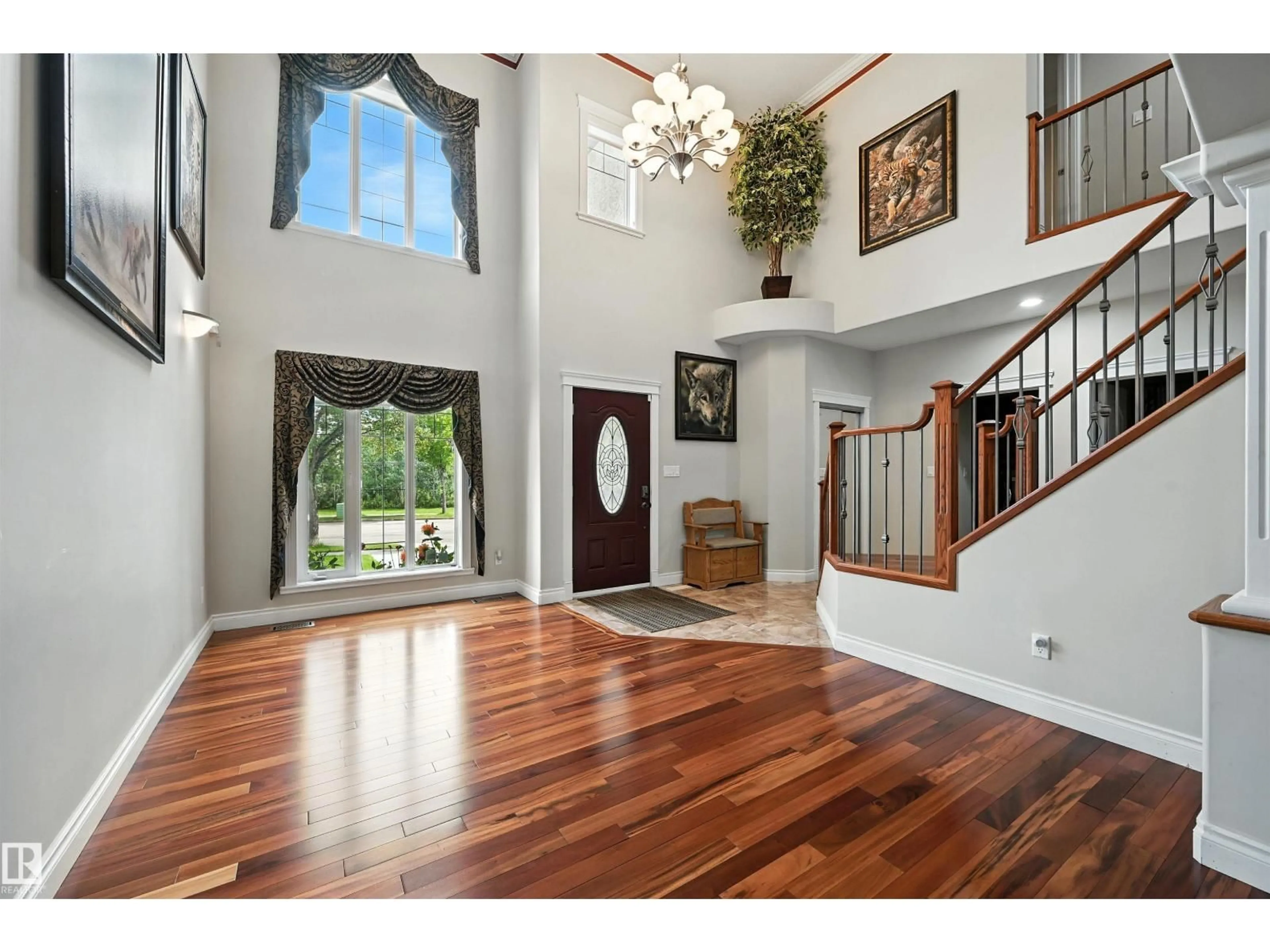 Indoor entryway for 466 HODGSON BV, Edmonton Alberta T6R3G5