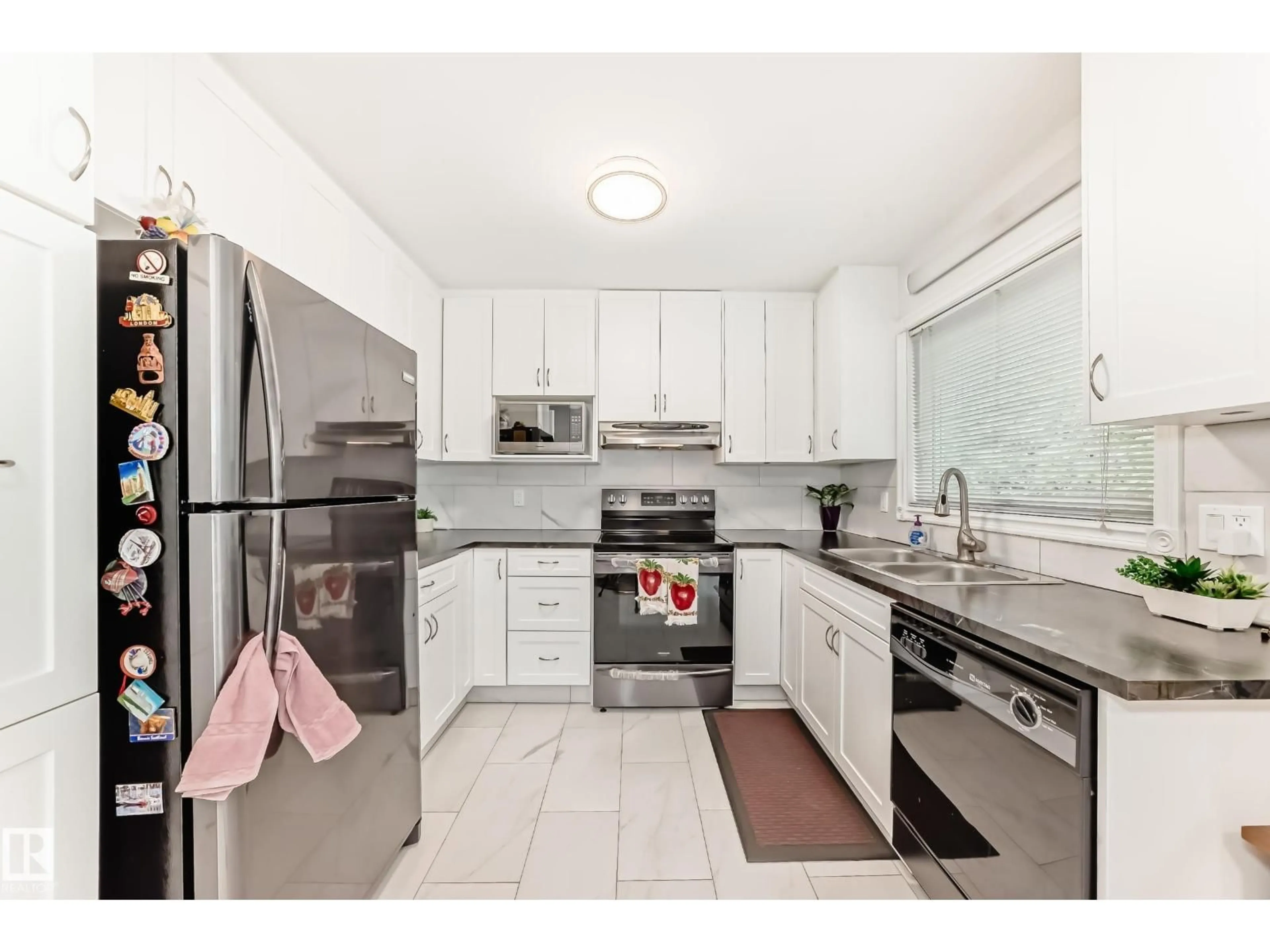 Standard kitchen, ceramic/tile floor for 3548 33 AV, Edmonton Alberta T6L5G6