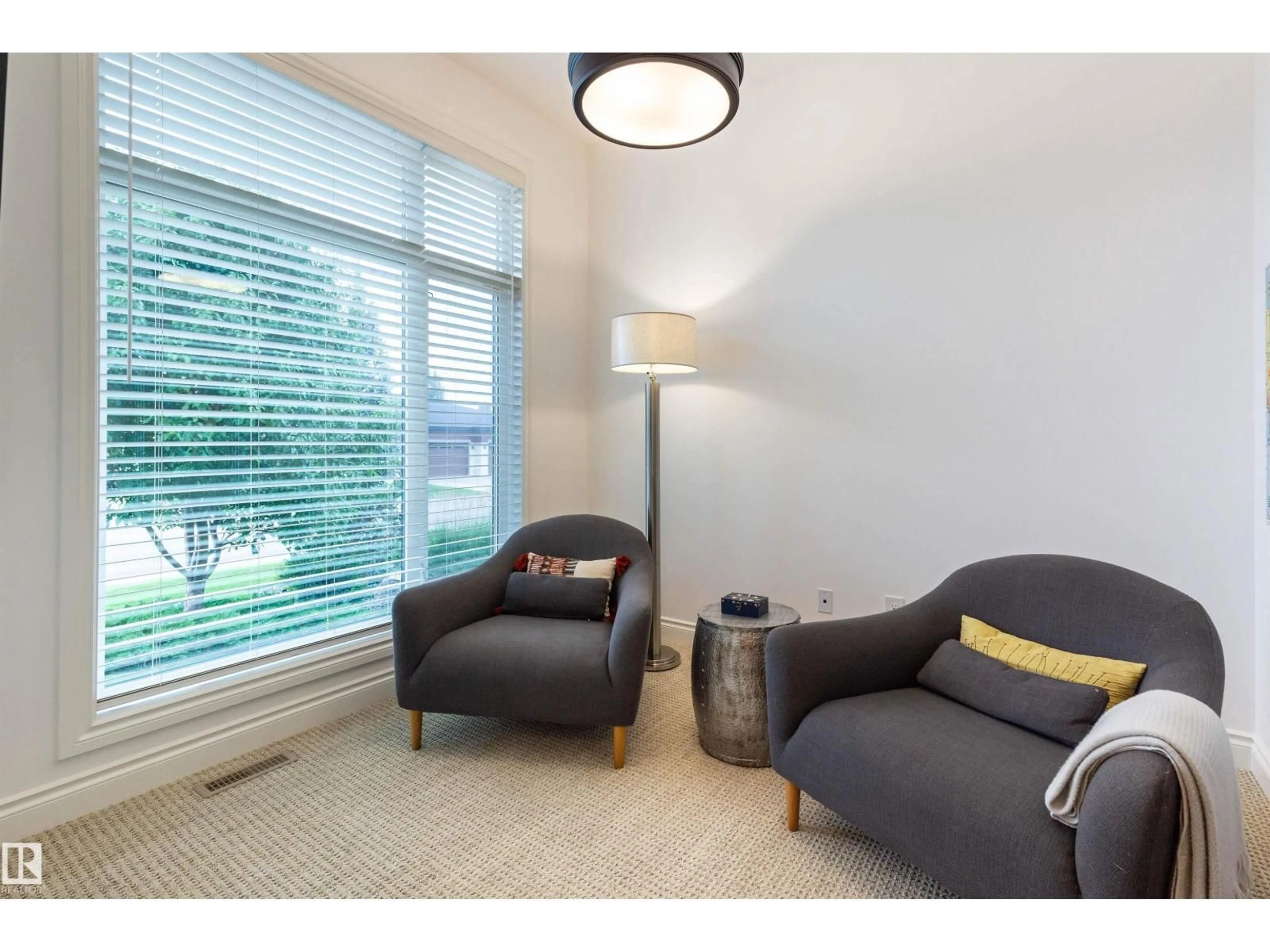 Living room with furniture, unknown for 908 WOOD PL, Edmonton Alberta T6W3G8
