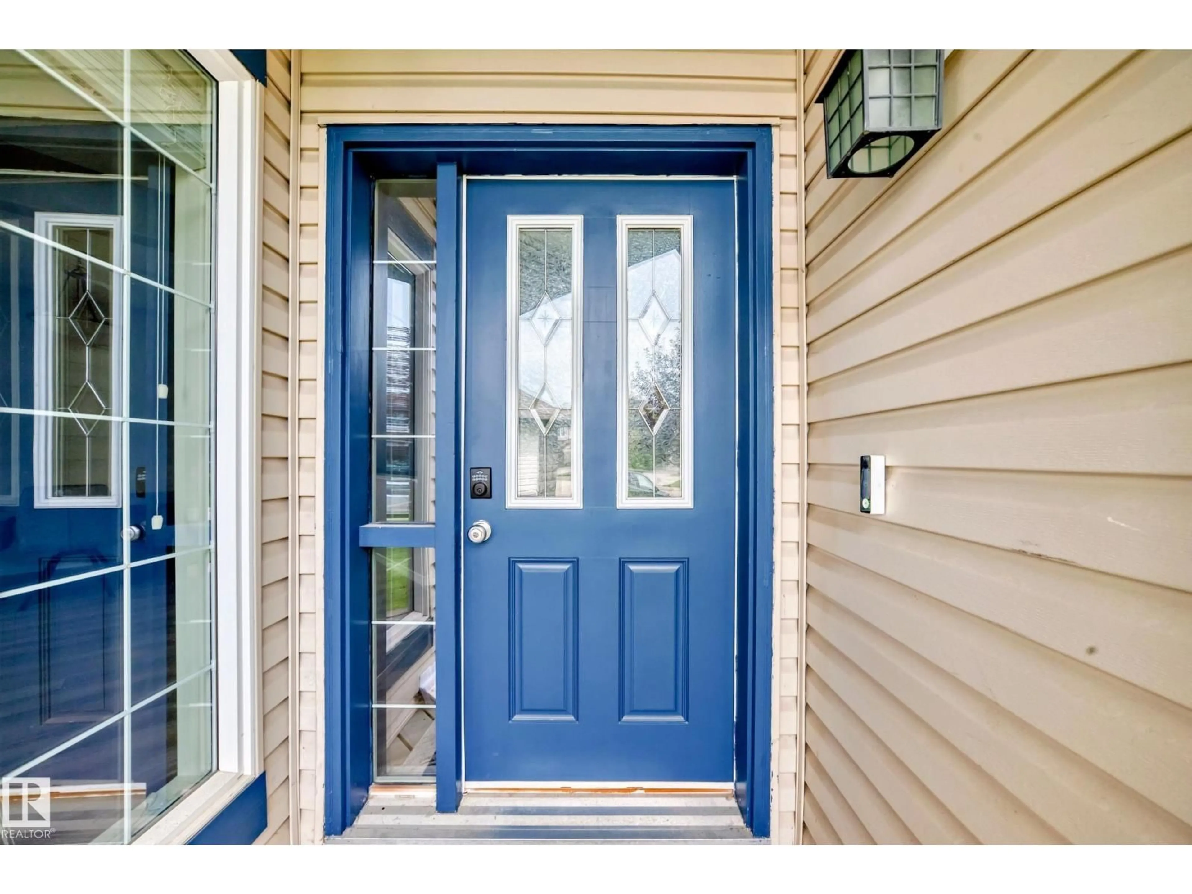 Indoor entryway for 8420 SLOANE CR, Edmonton Alberta T6R0L4