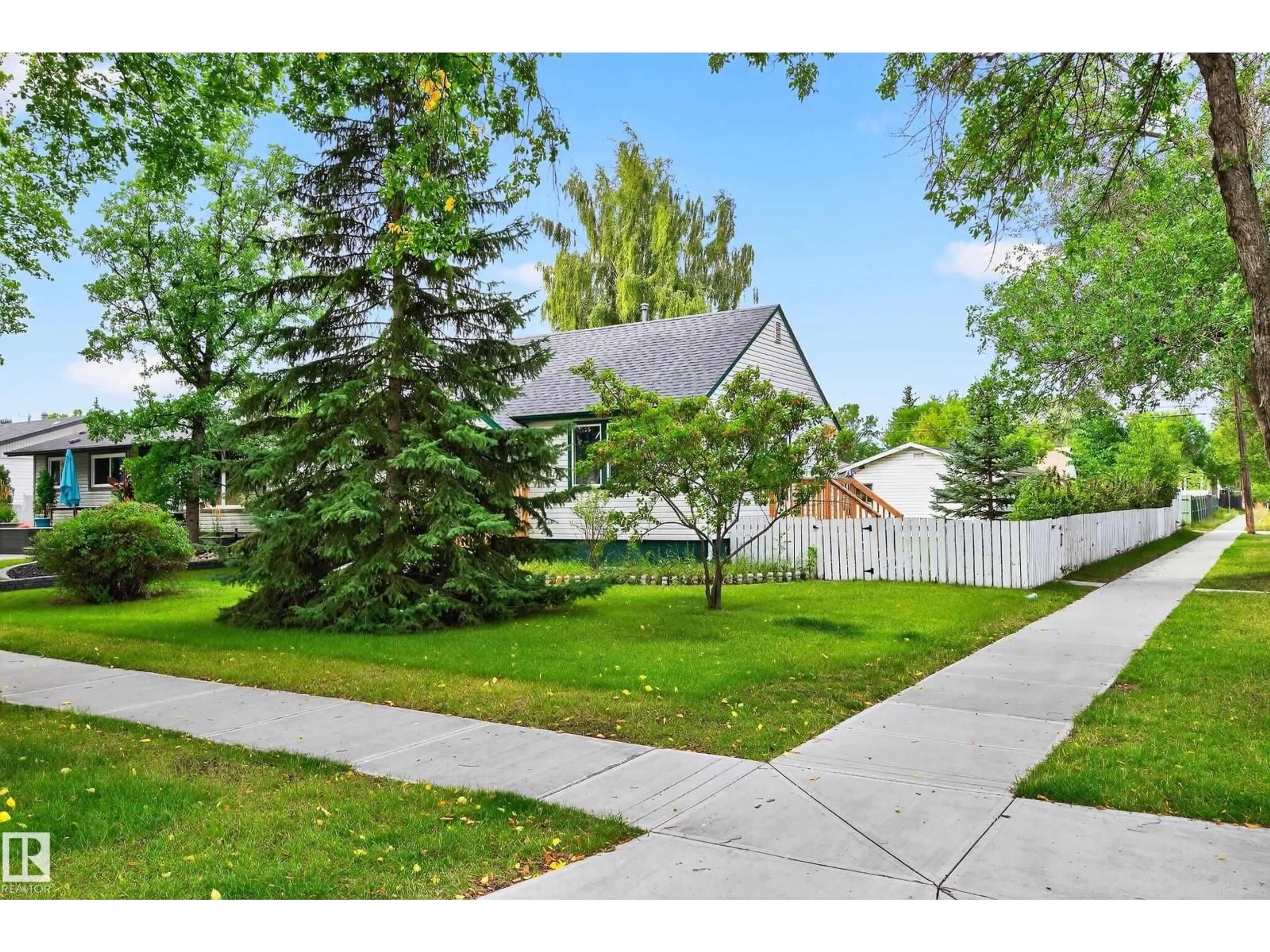 A pic from outside/outdoor area/front of a property/back of a property/a pic from drone, street for NW - 12244 79 ST, Edmonton Alberta T5B2L7