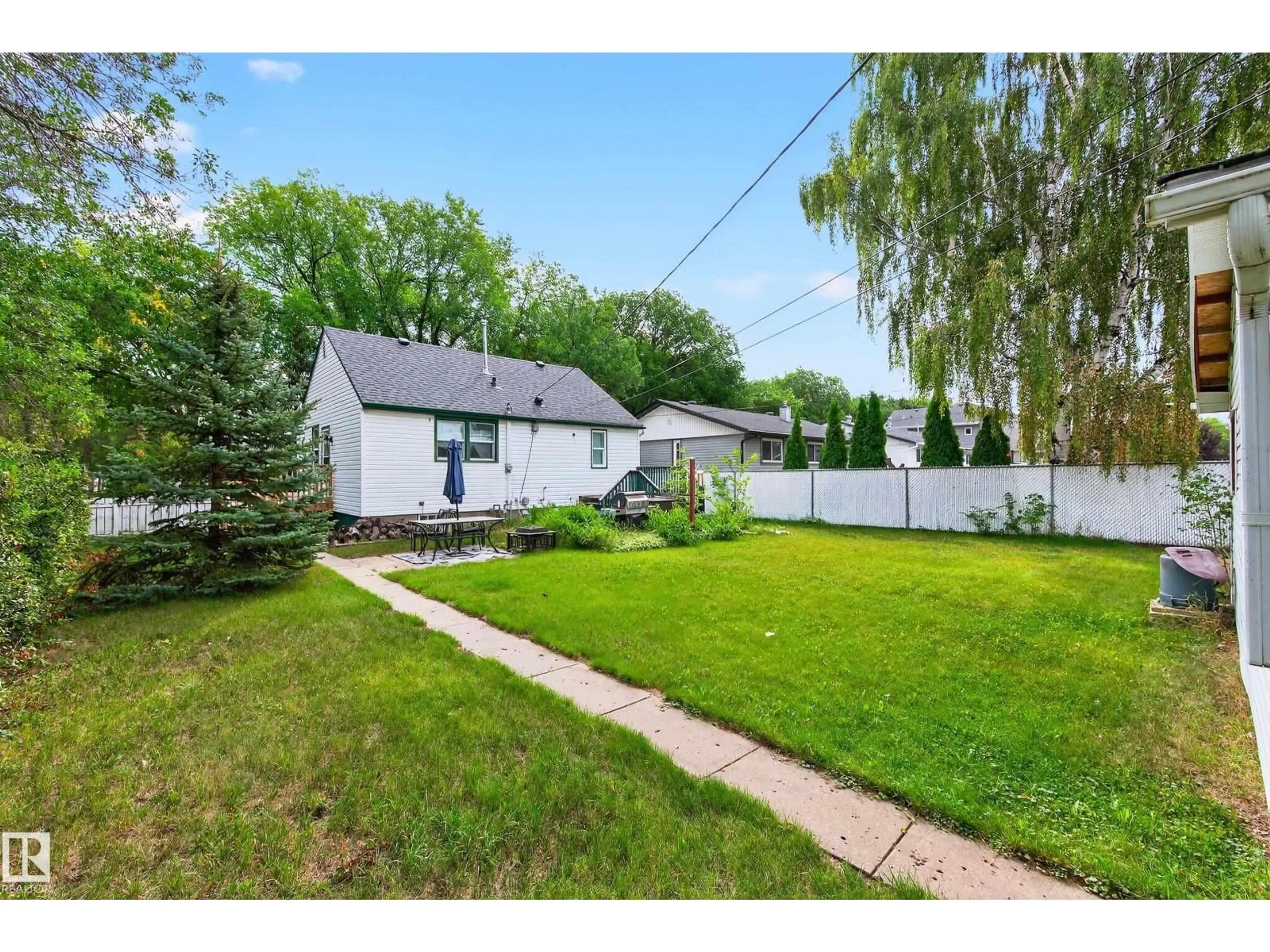 A pic from outside/outdoor area/front of a property/back of a property/a pic from drone, street for NW - 12244 79 ST, Edmonton Alberta T5B2L7