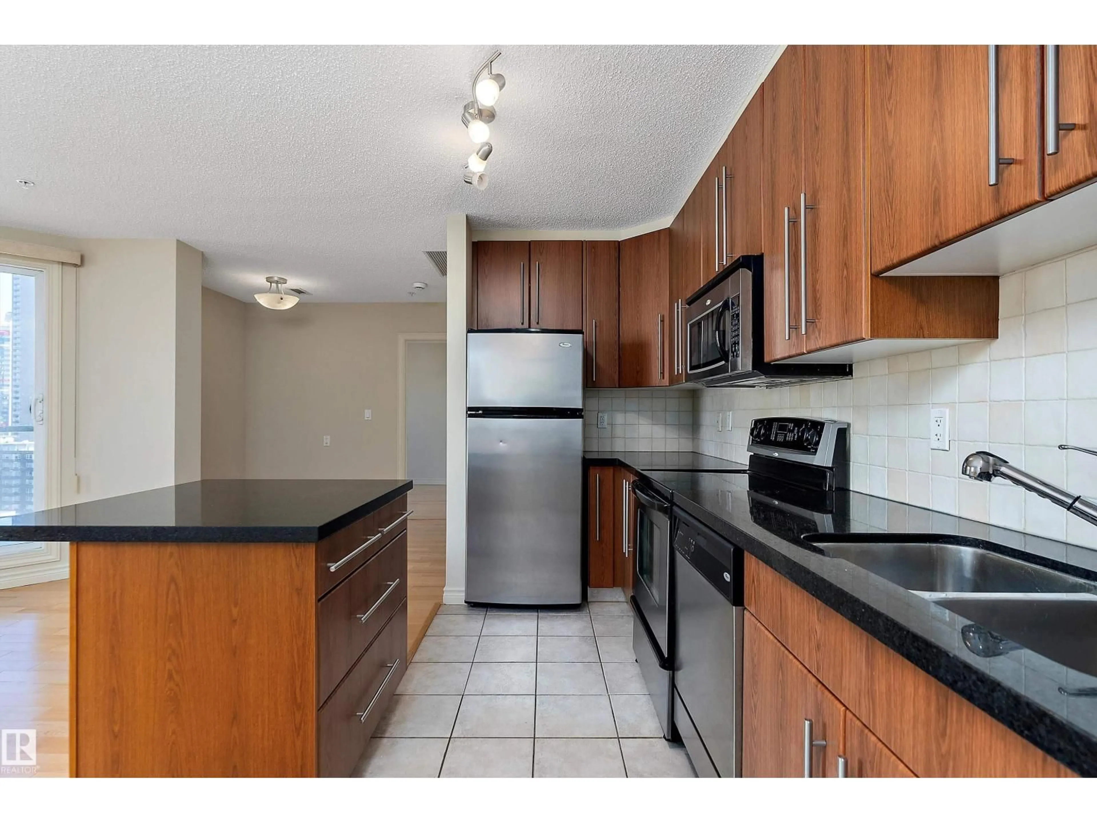 Standard kitchen, unknown for 1301 - 9819 104 ST, Edmonton Alberta T5K0Y8