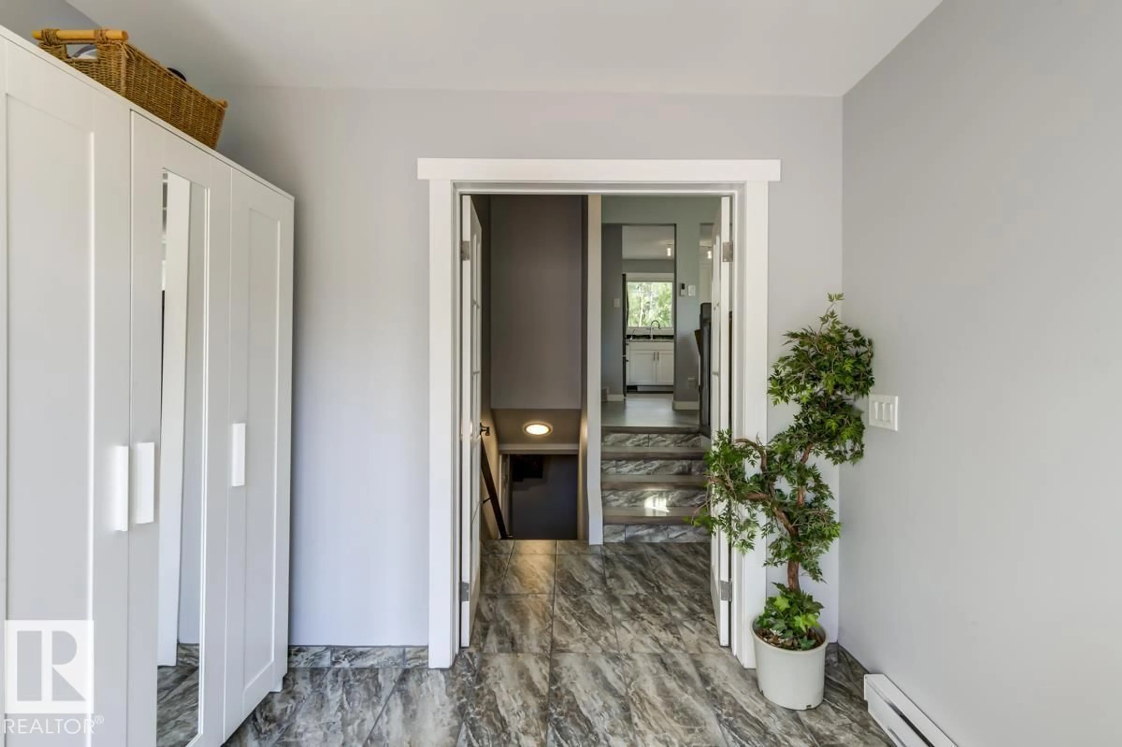 Indoor entryway for 21539 TWP ROAD 520, Rural Strathcona County Alberta T8E1E3
