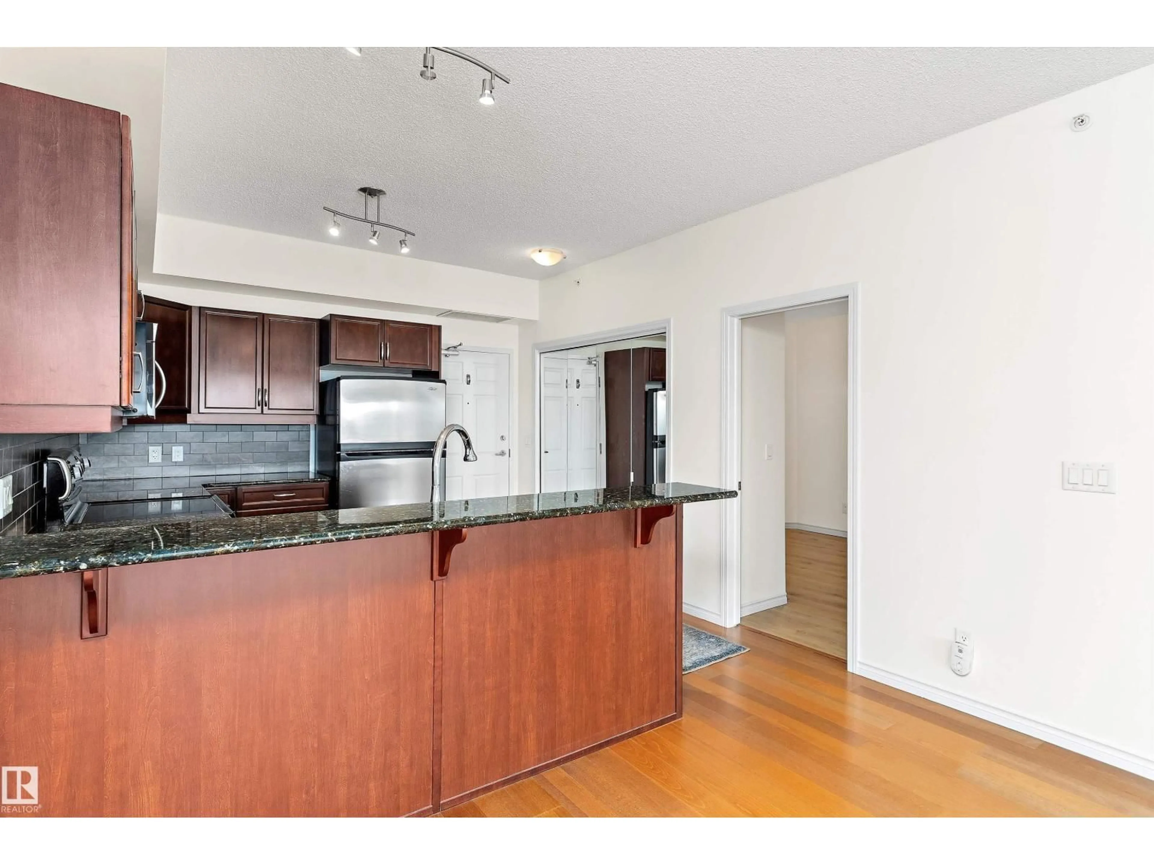 Standard kitchen, wood/laminate floor for 702 - 10303 111 ST NW, Edmonton Alberta T5K0C6