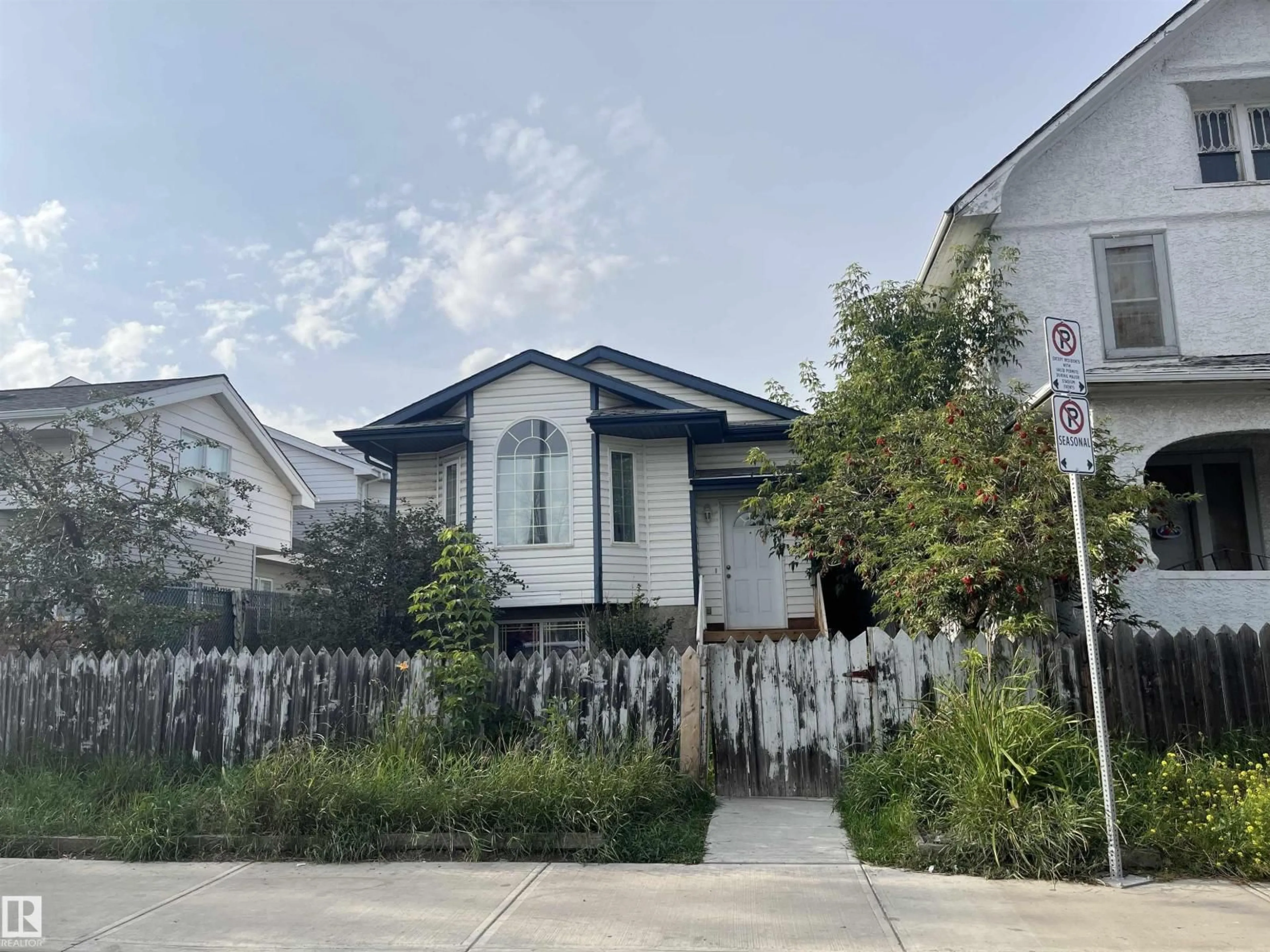 Unknown for 9518 106 AV, Edmonton Alberta T5H0N2