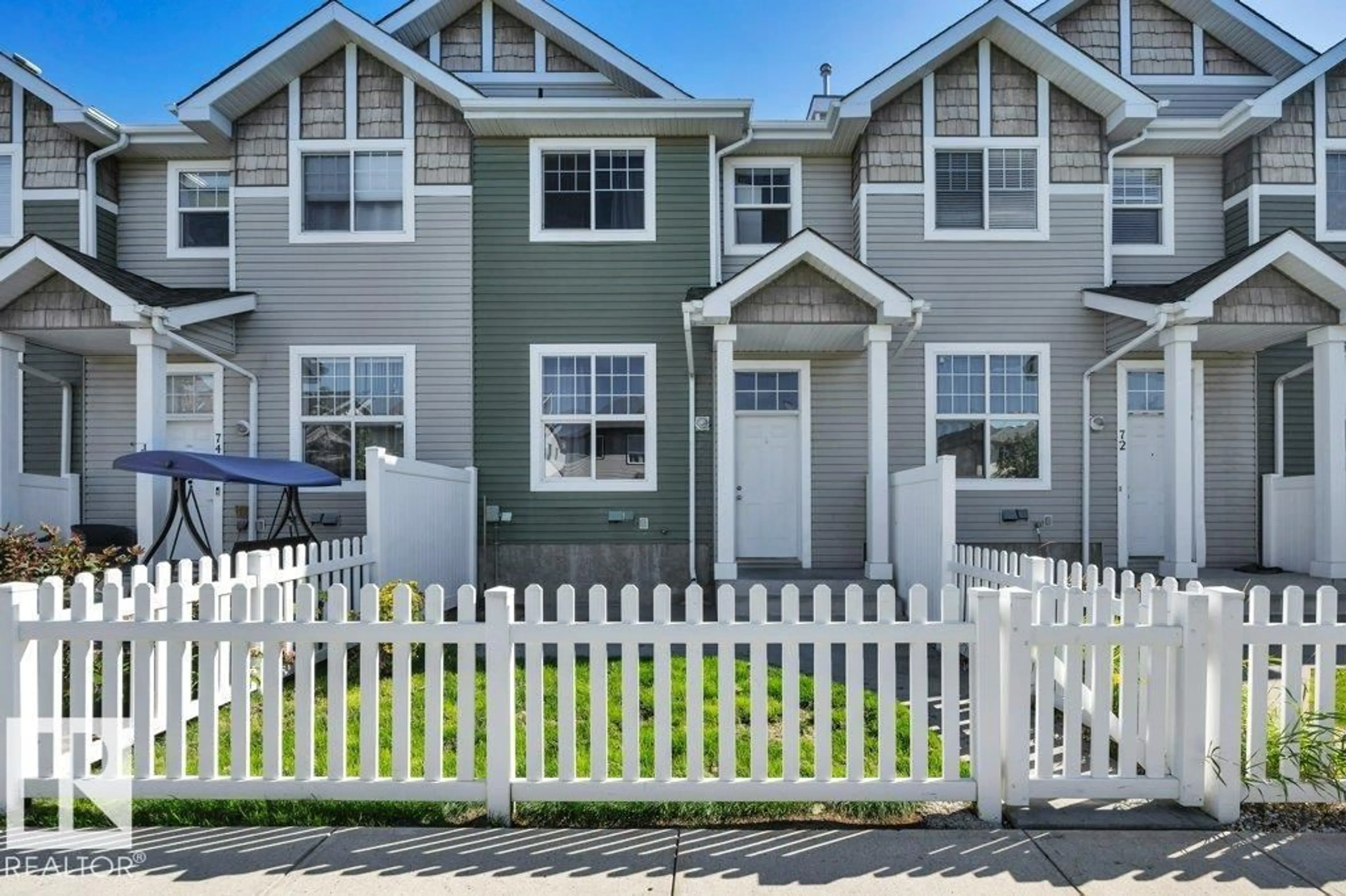Home with vinyl exterior material, street for 73 - 5604 199 ST, Edmonton Alberta T6M2Z9
