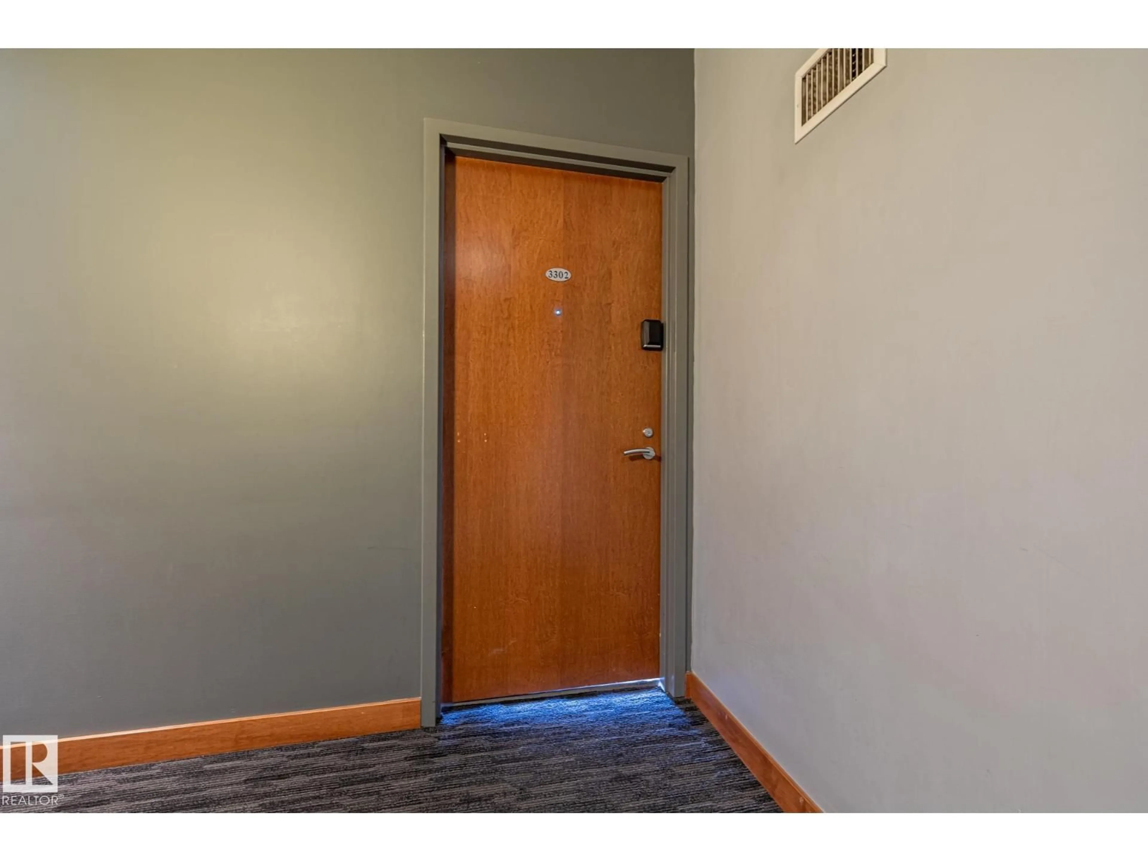 Indoor entryway for 3302 - 10152 104 ST NW, Edmonton Alberta T5J0B6