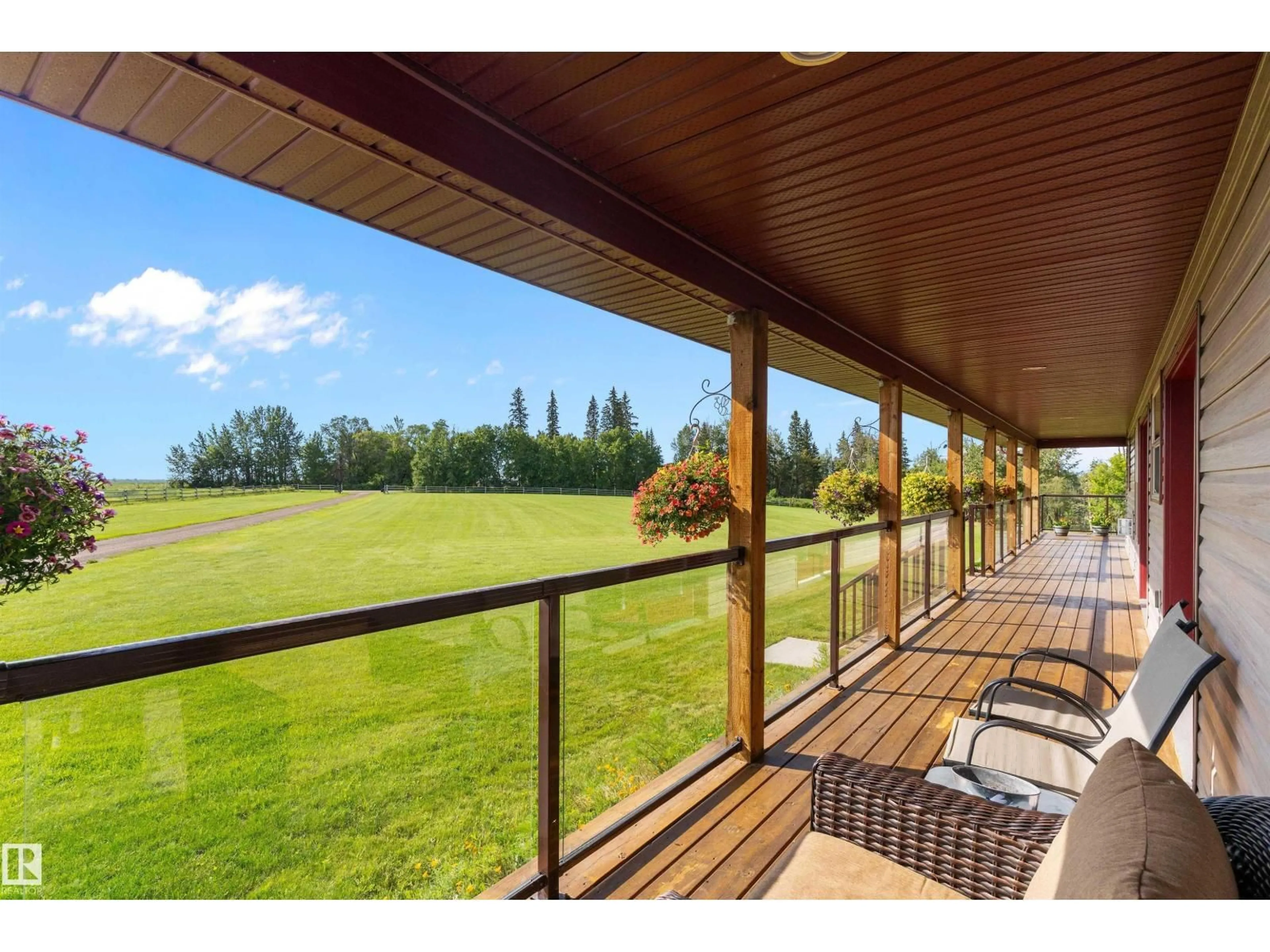 Patio, water/lake/river/ocean view for 1018 TWP ROAD 512, Rural Parkland County Alberta T7Y2N6