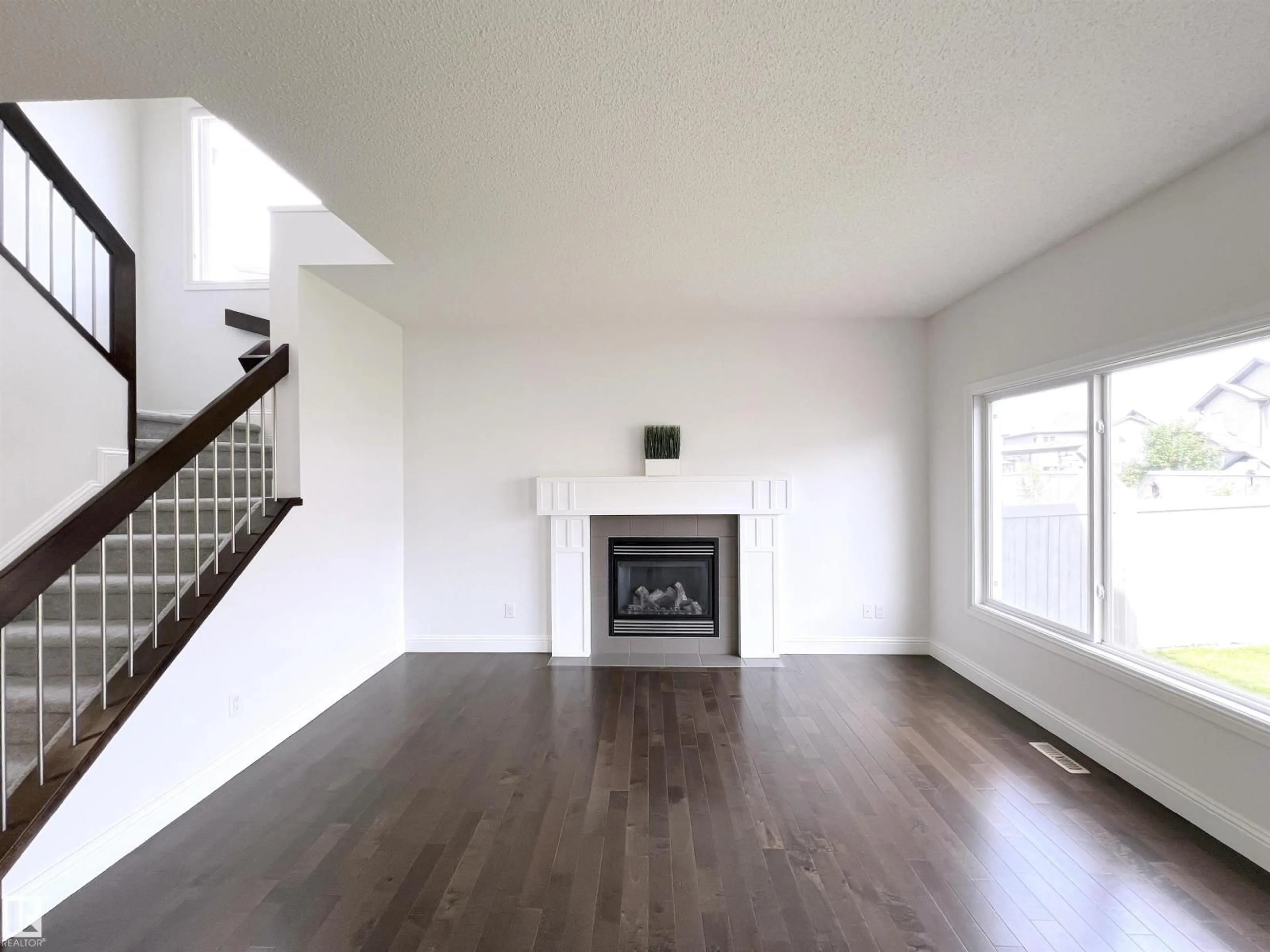A pic of a room for 11528 16 AV, Edmonton Alberta T6W0Z9
