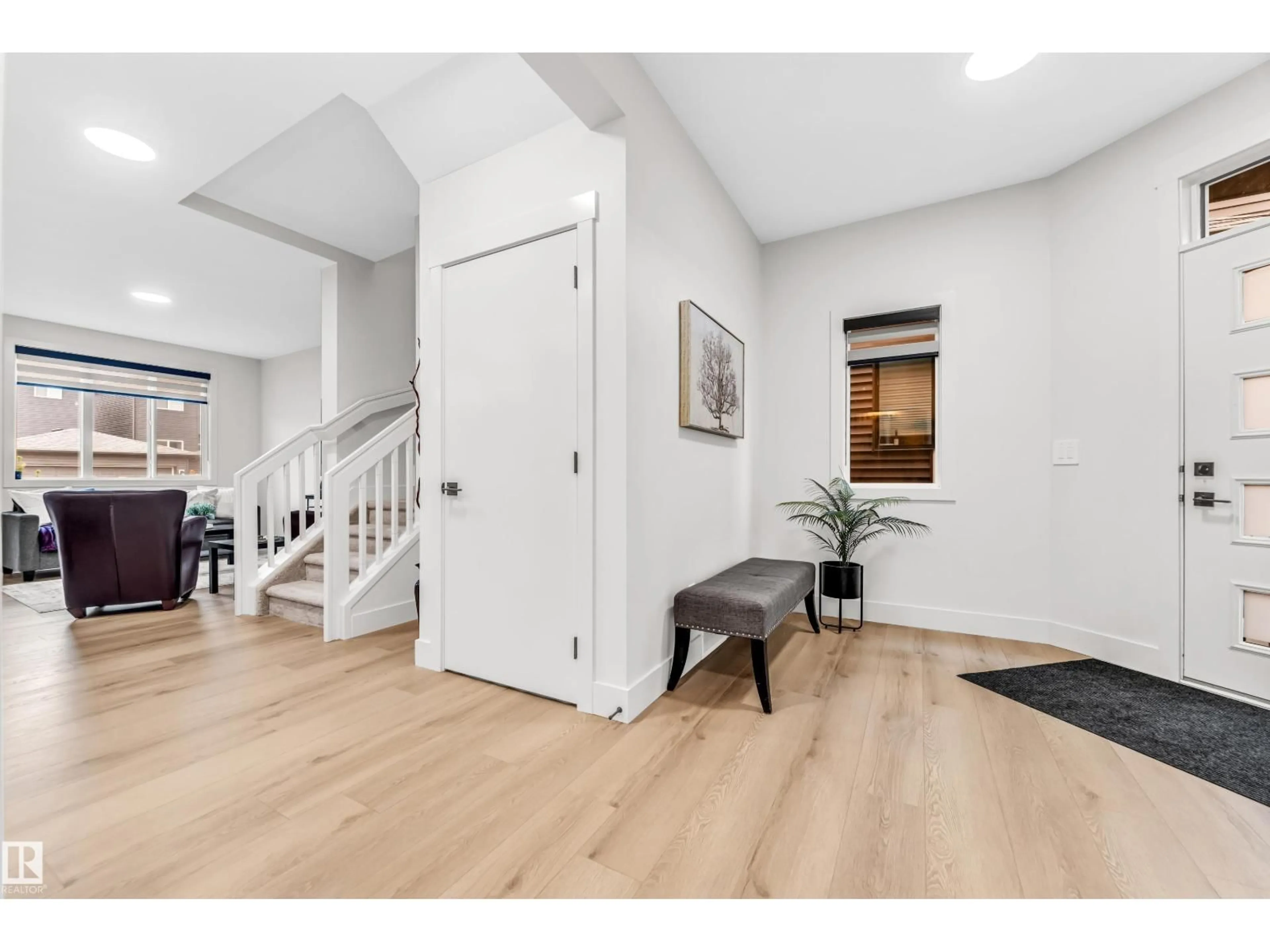 Indoor entryway for 42 CERBAT CRESCENT, Sherwood Park Alberta T8H2Z5