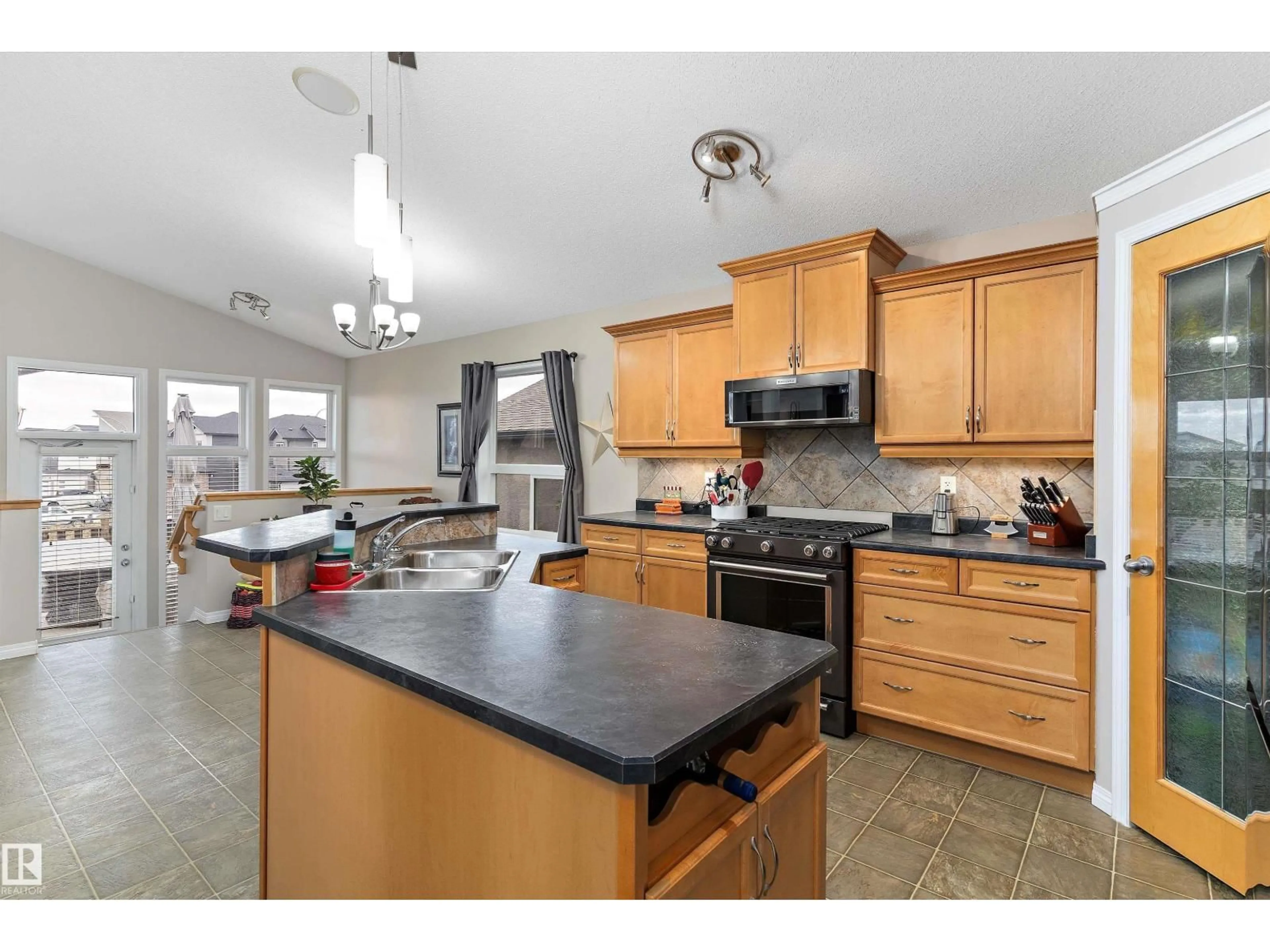 Open concept kitchen, unknown for 60 HANEY CO, Spruce Grove Alberta T7X0B3