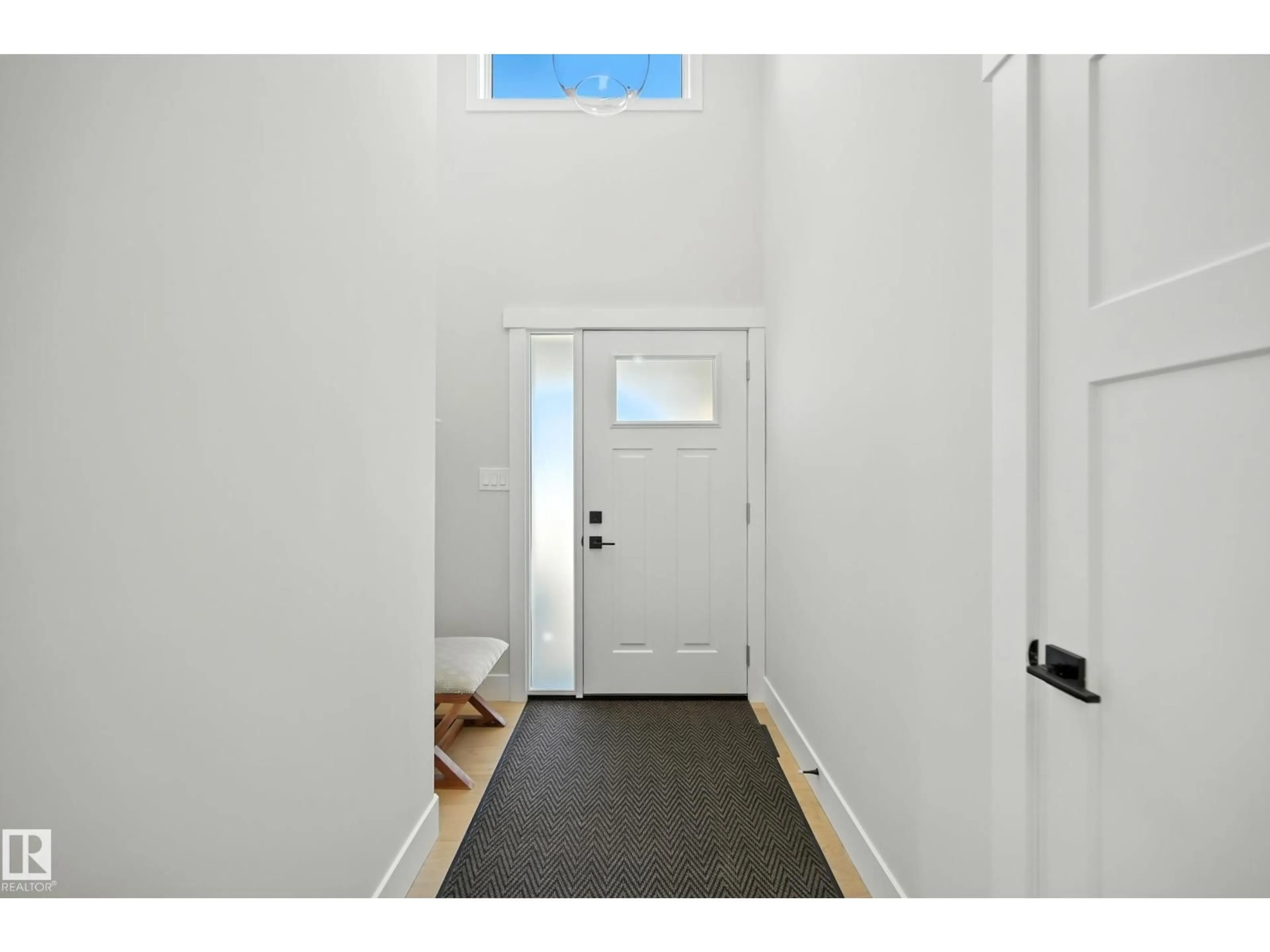 Indoor entryway for NW - 3634 31A ST, Edmonton Alberta T6T1H3