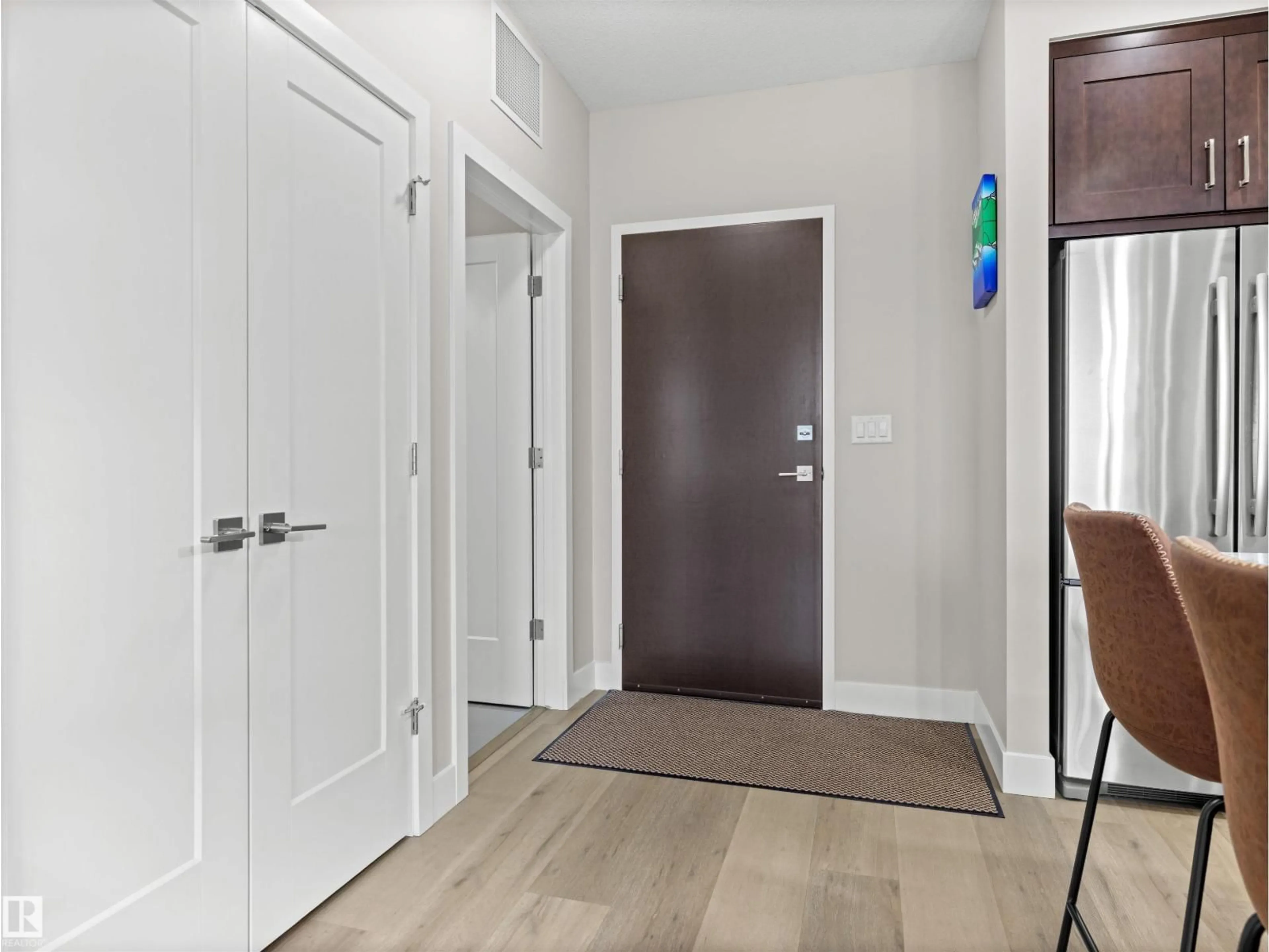 Indoor entryway for 200 - 628 BELLEROSE DR, St. Albert Alberta T8N7P7