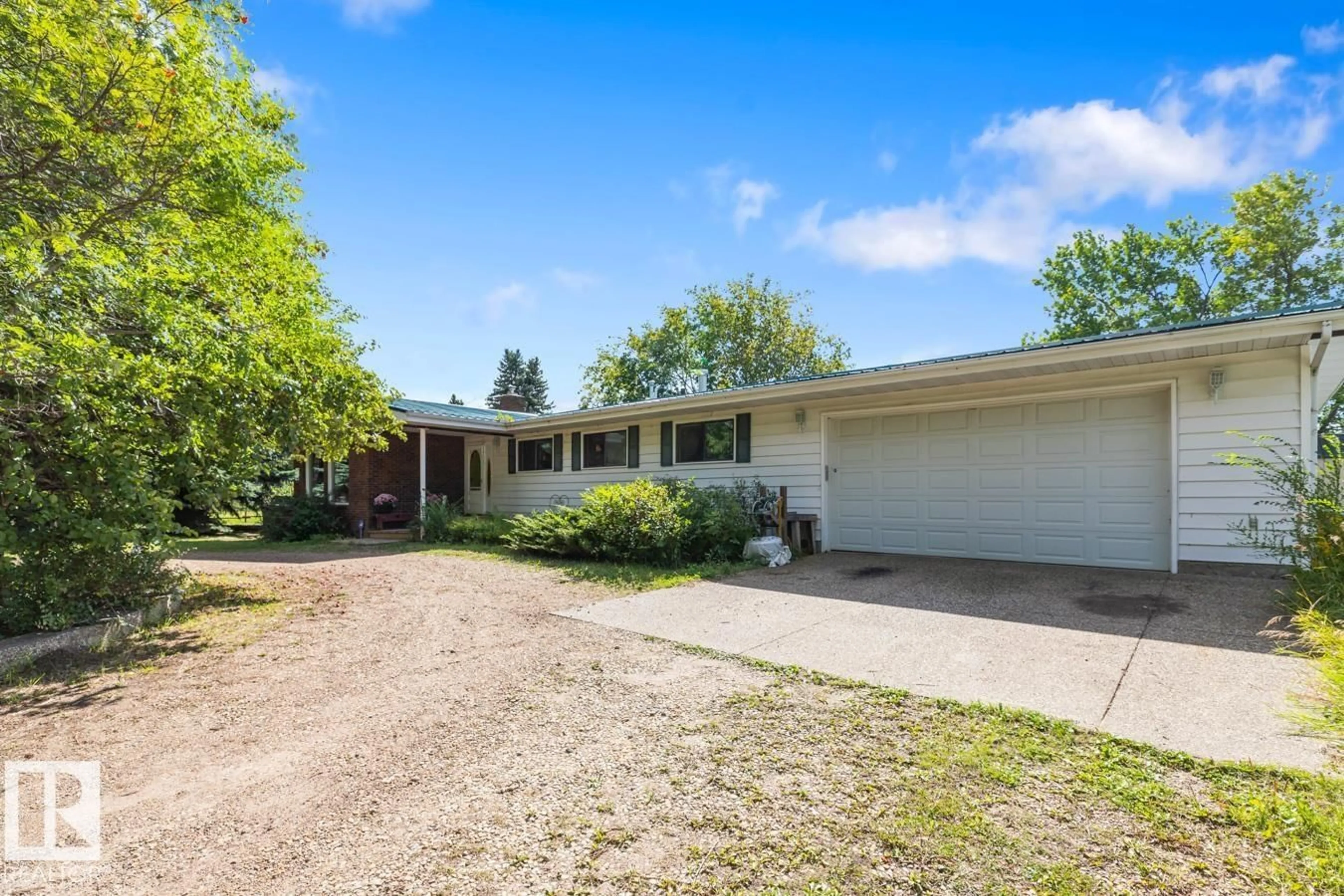 A pic from outside/outdoor area/front of a property/back of a property/a pic from drone, street for 73 RGE ROAD 224 RGE ROAD, Rural Strathcona County Alberta T8L3Y5