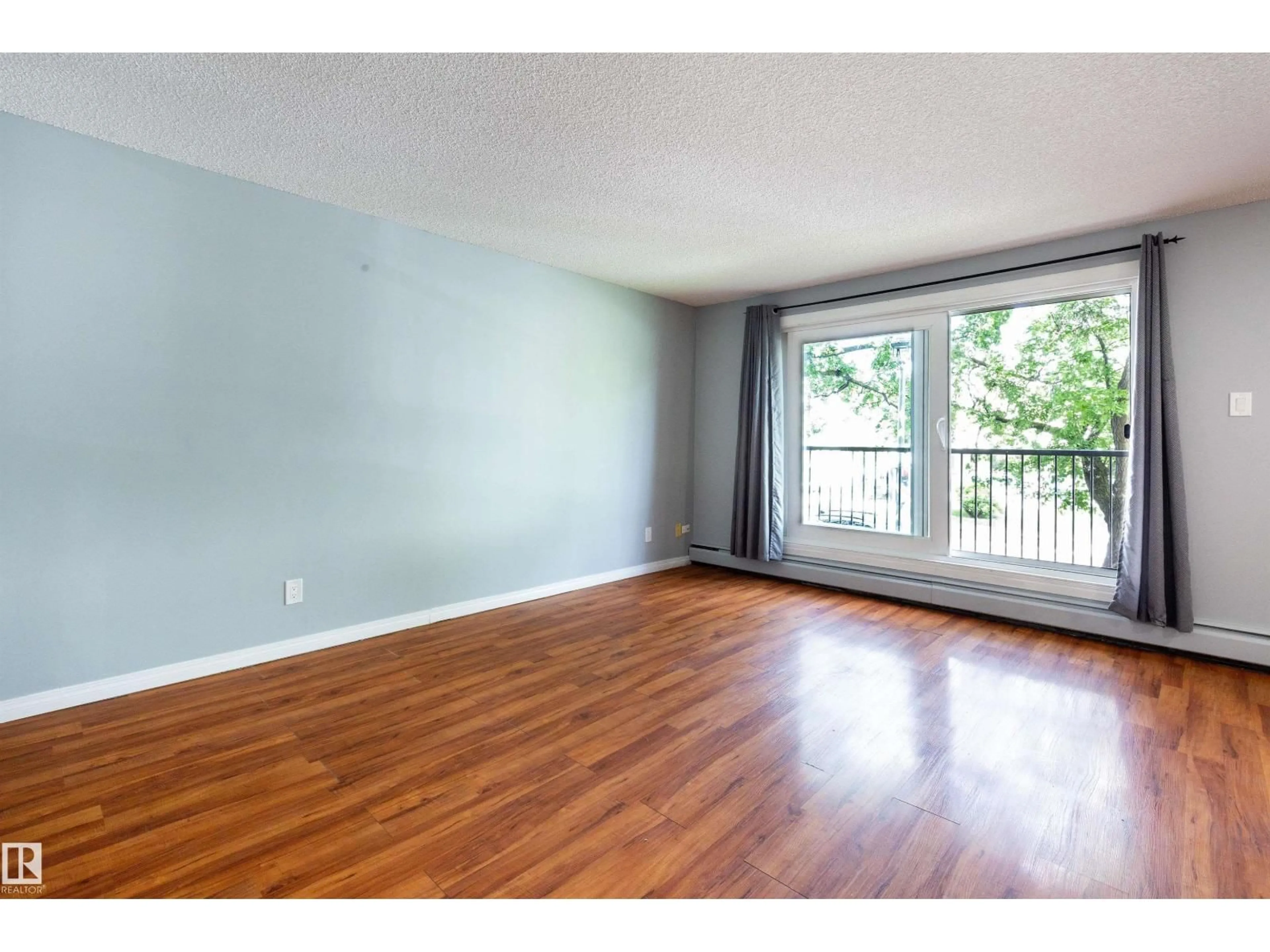 A pic of a room for 202 - 10740 105 ST NW, Edmonton Alberta T5H2X2