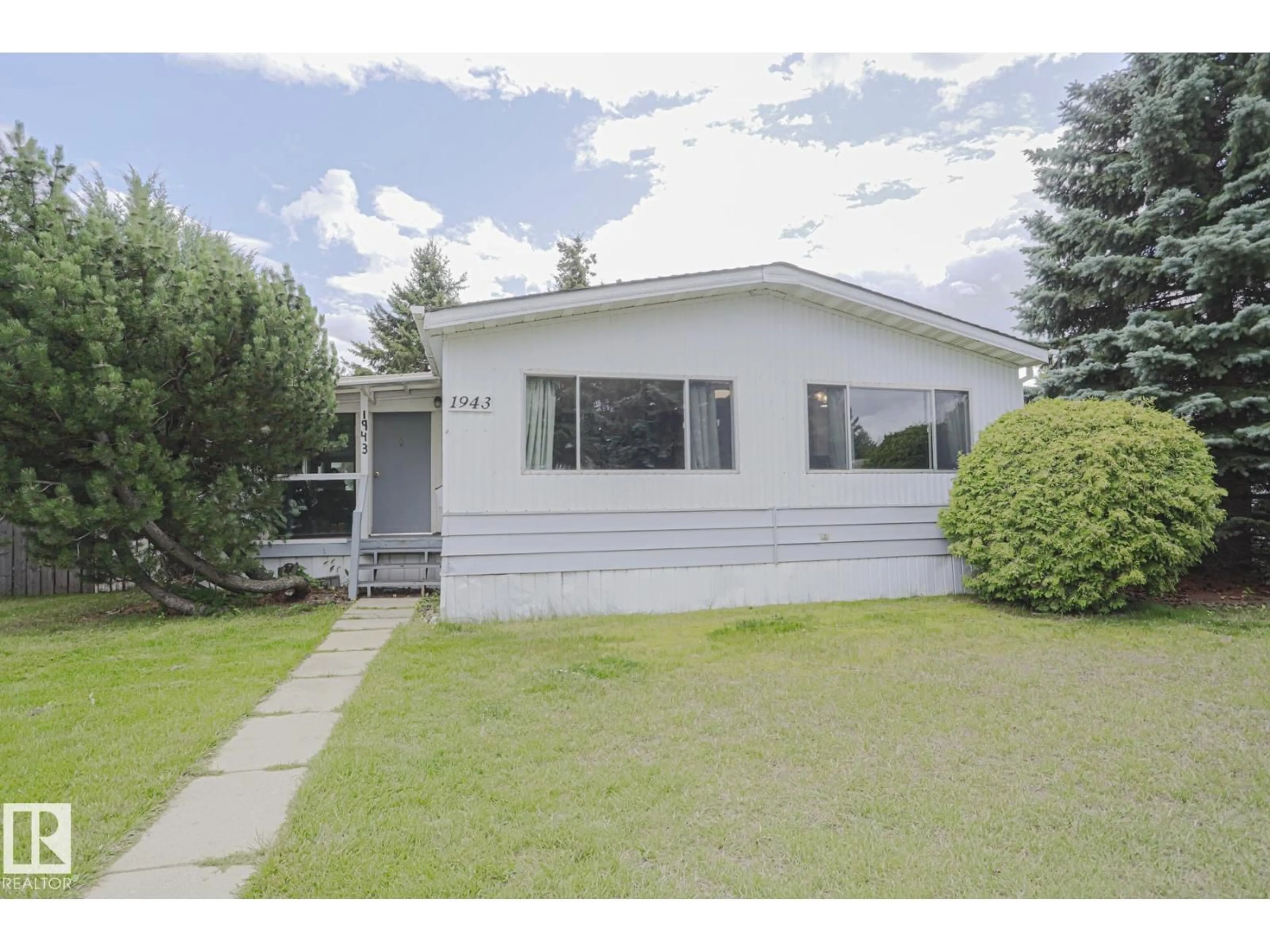 Unknown for 1943 ROYAL WY, Edmonton Alberta T5S1T6