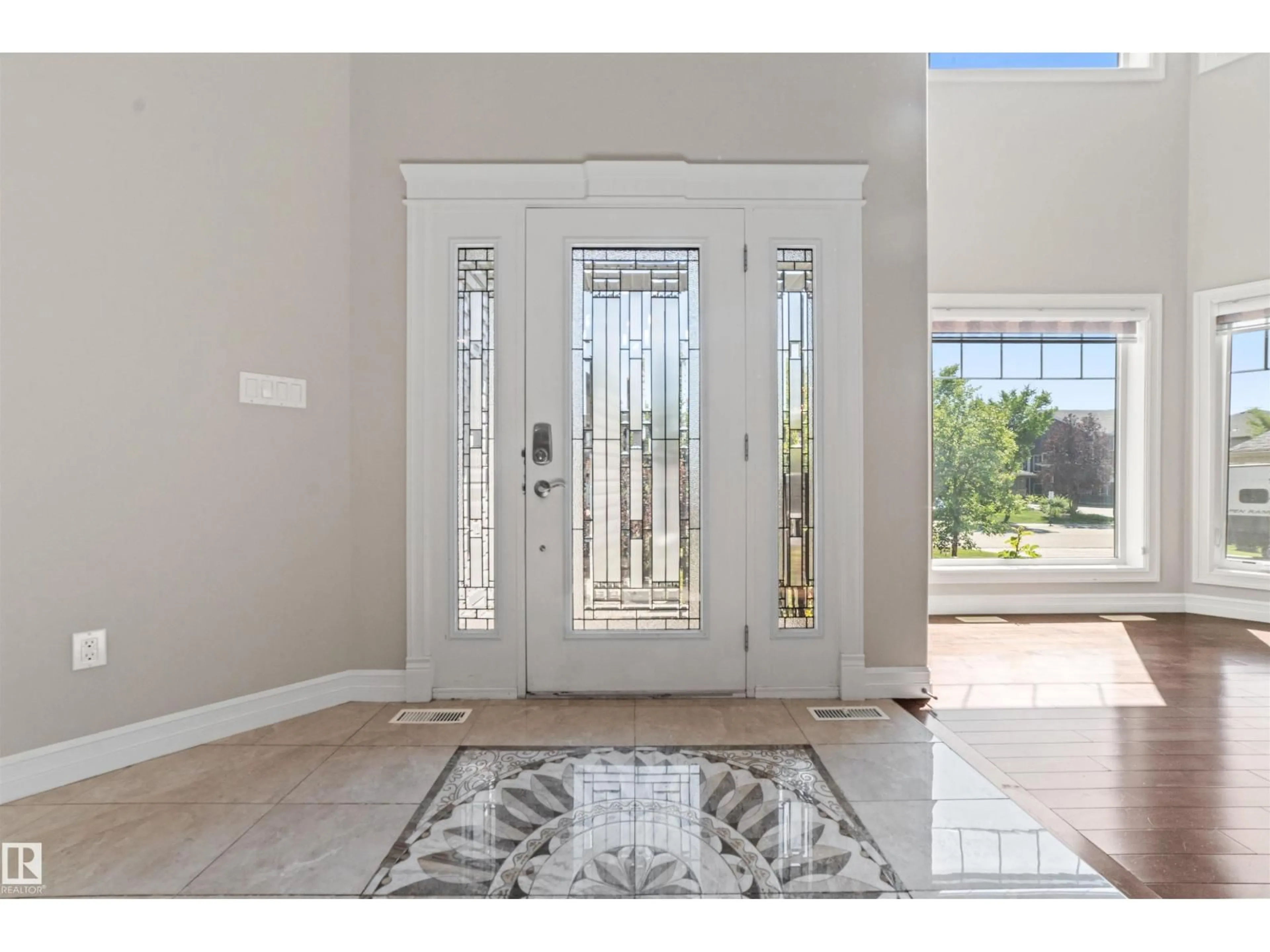 Indoor entryway for 1721 ADAMSON CRESCENT, Edmonton Alberta T6W1Z4