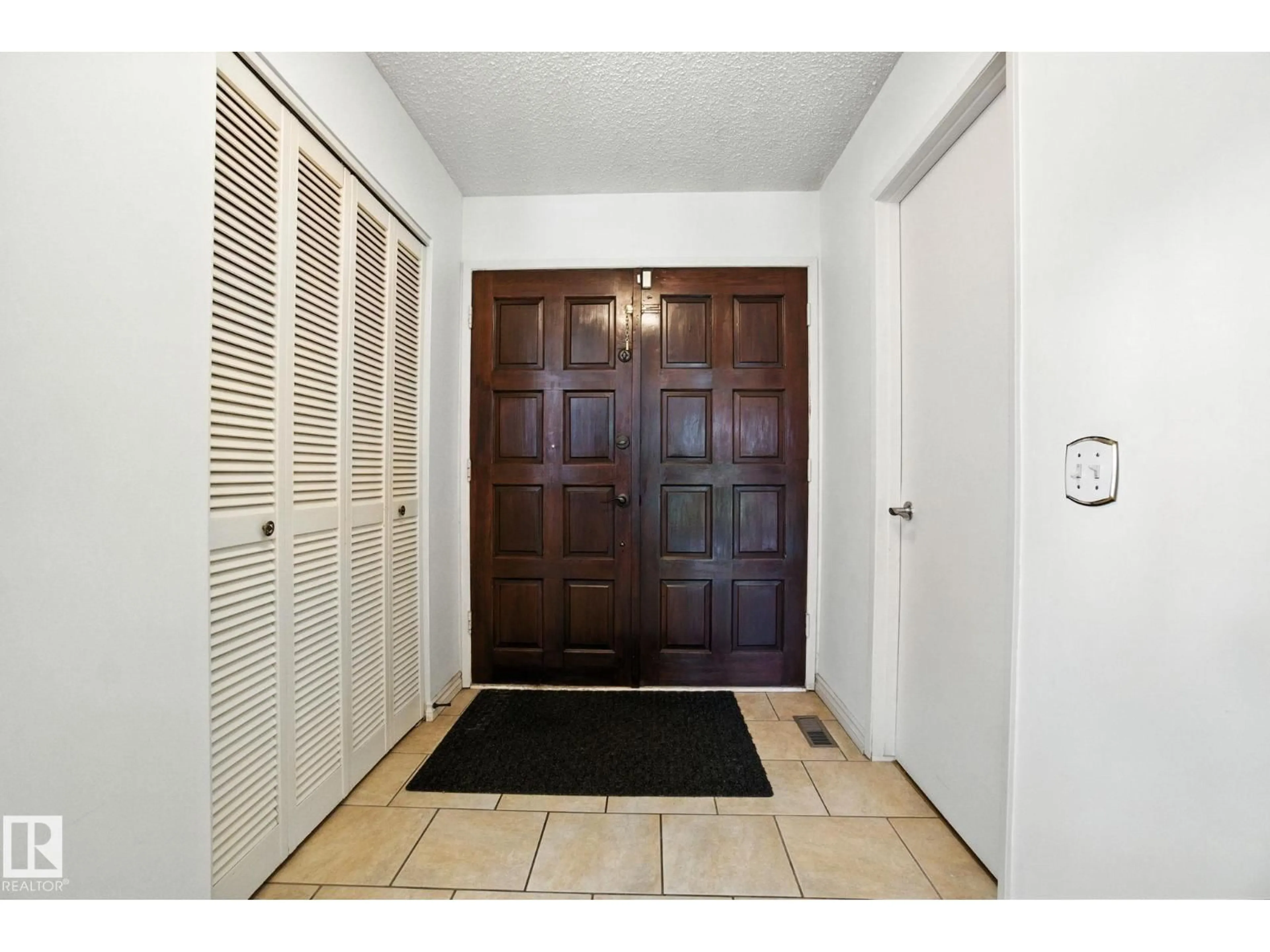 Indoor entryway for NW - 8731 180 ST, Edmonton Alberta T5T0Y1