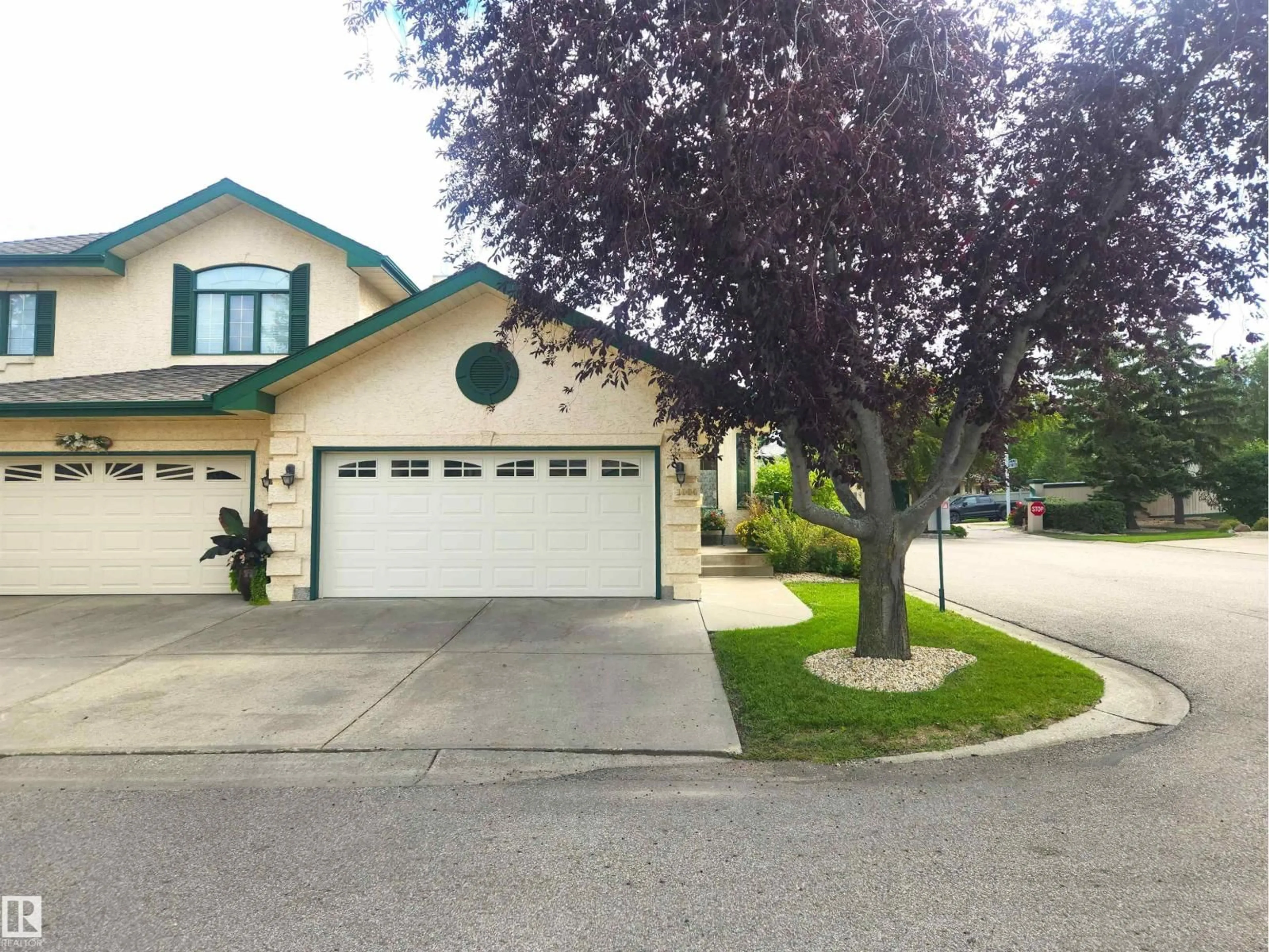 Home with vinyl exterior material, street for 1004 CARTER CREST RD, Edmonton Alberta T6R2K2