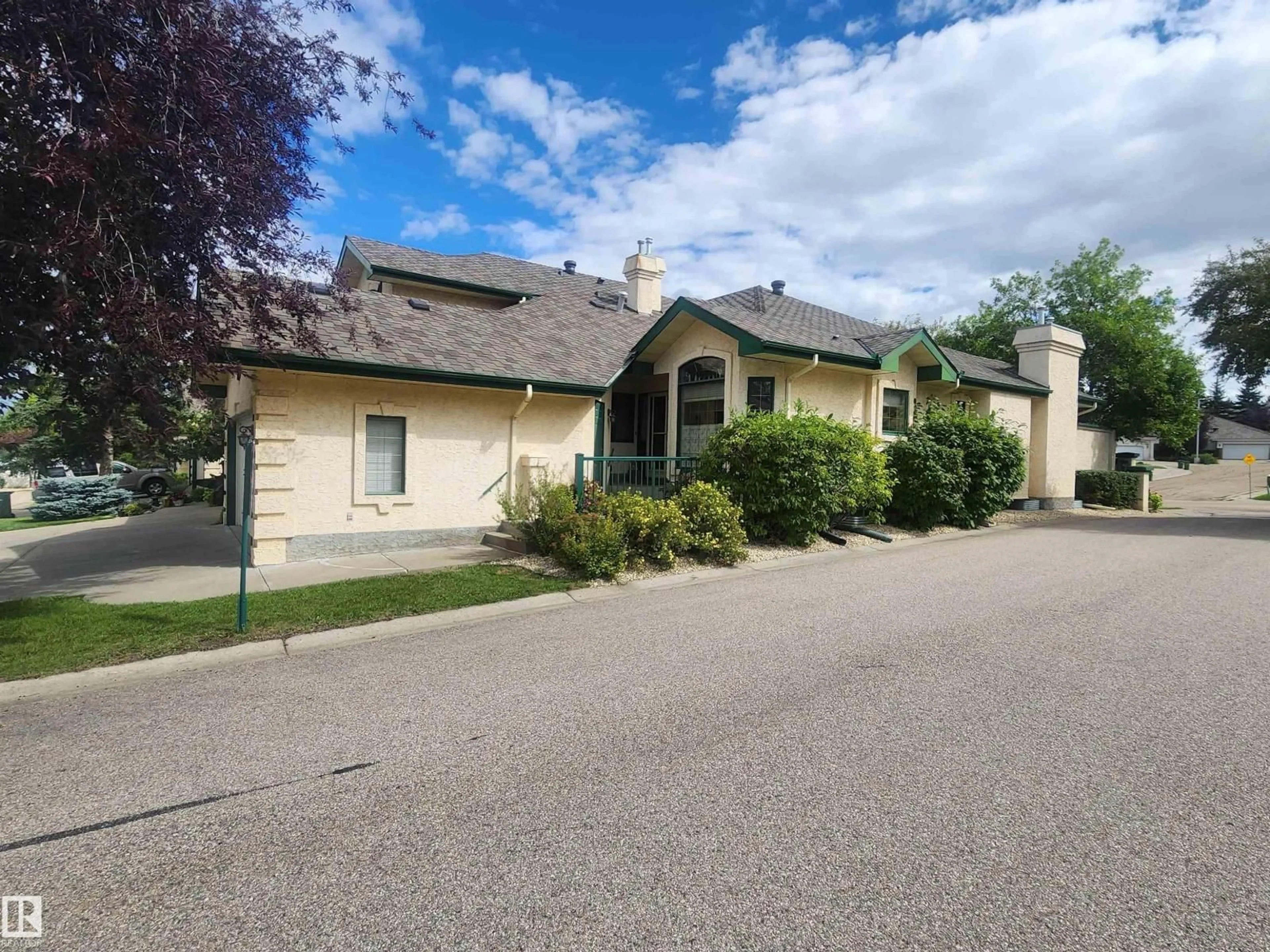 A pic from outside/outdoor area/front of a property/back of a property/a pic from drone, unknown for 1004 CARTER CREST RD, Edmonton Alberta T6R2K2