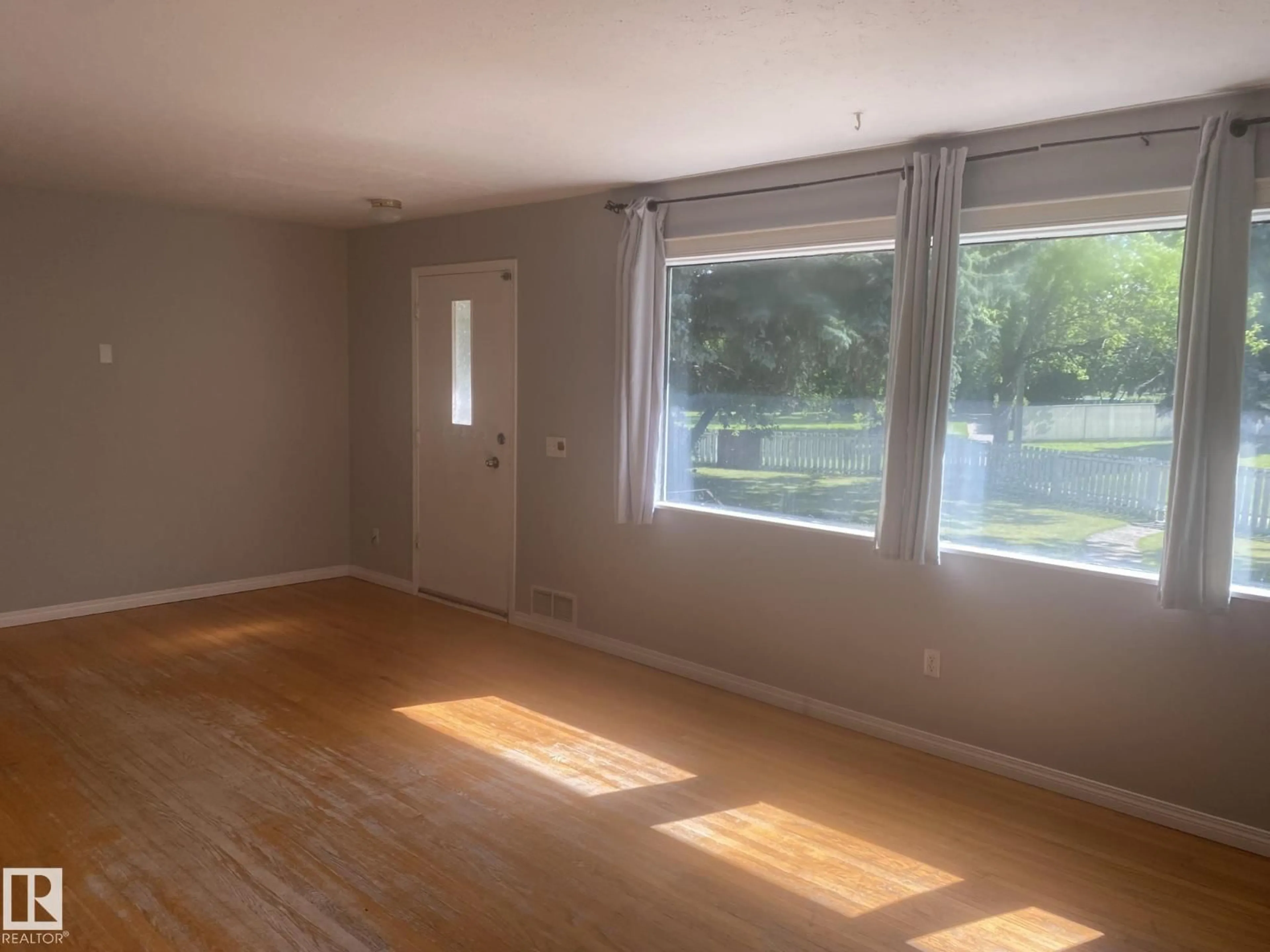A pic of a room for 5 ROSS DR, Fort Saskatchewan Alberta T8L2M8