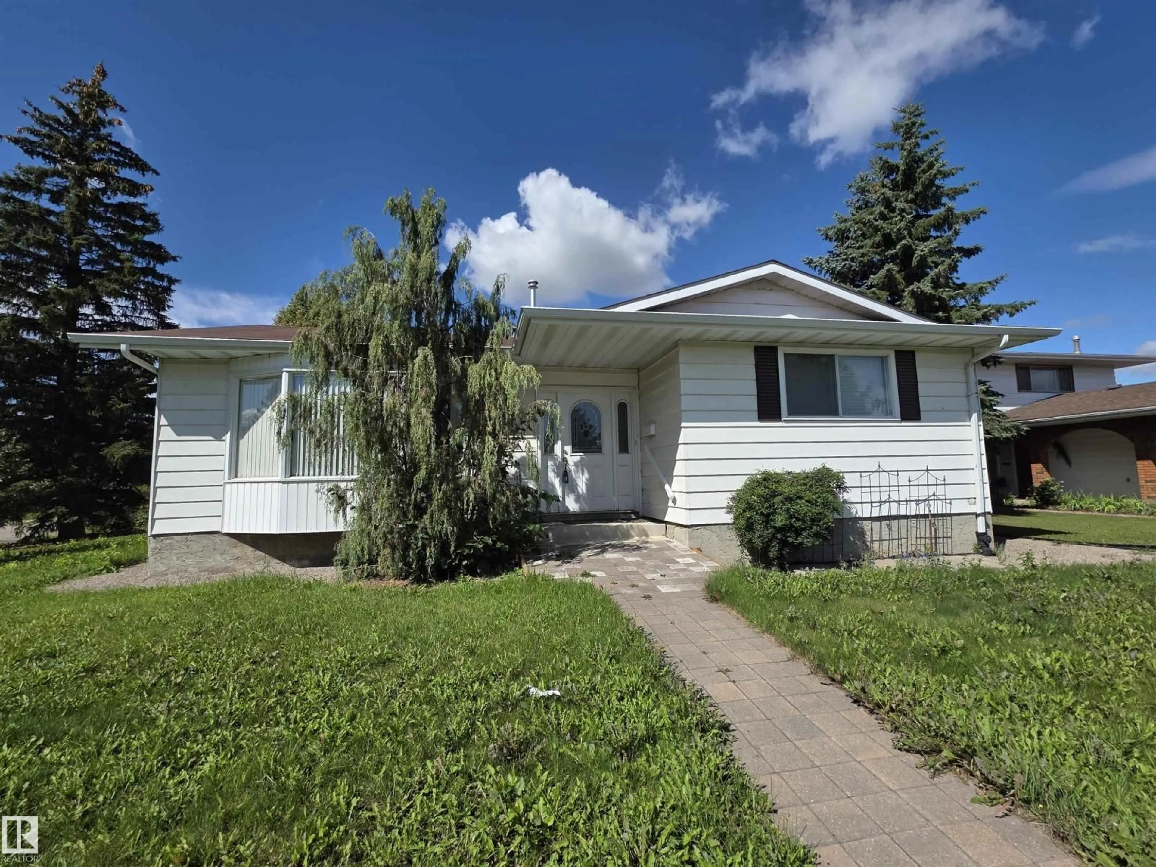 Home with vinyl exterior material, street for NW - 8402 181A ST, Edmonton Alberta T5T0R9