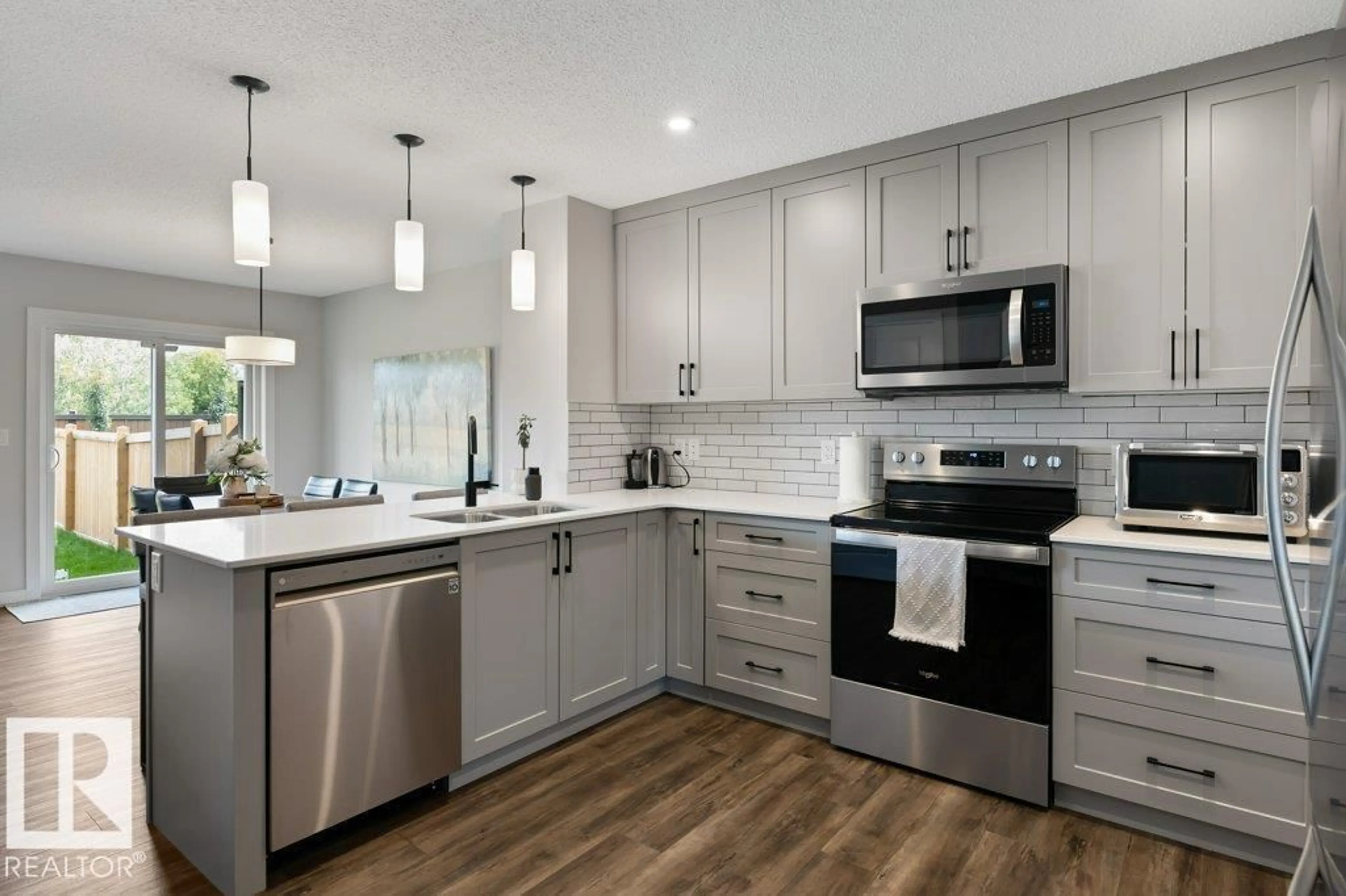Contemporary kitchen, unknown for 5127 LARK CR, Edmonton Alberta T5S0N9