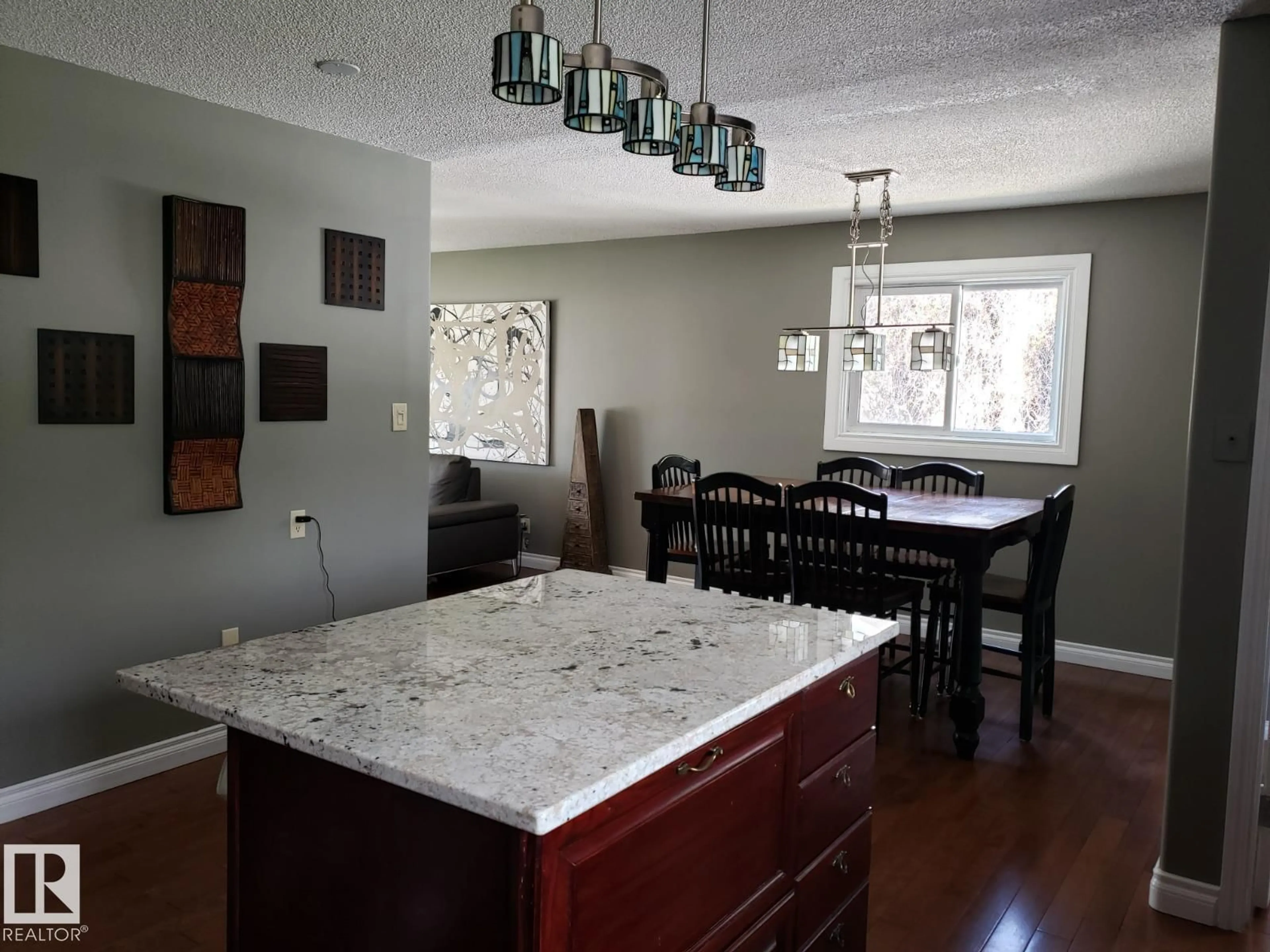 Open concept kitchen, unknown for 16 LAROSE DR, St. Albert Alberta T8N1S6