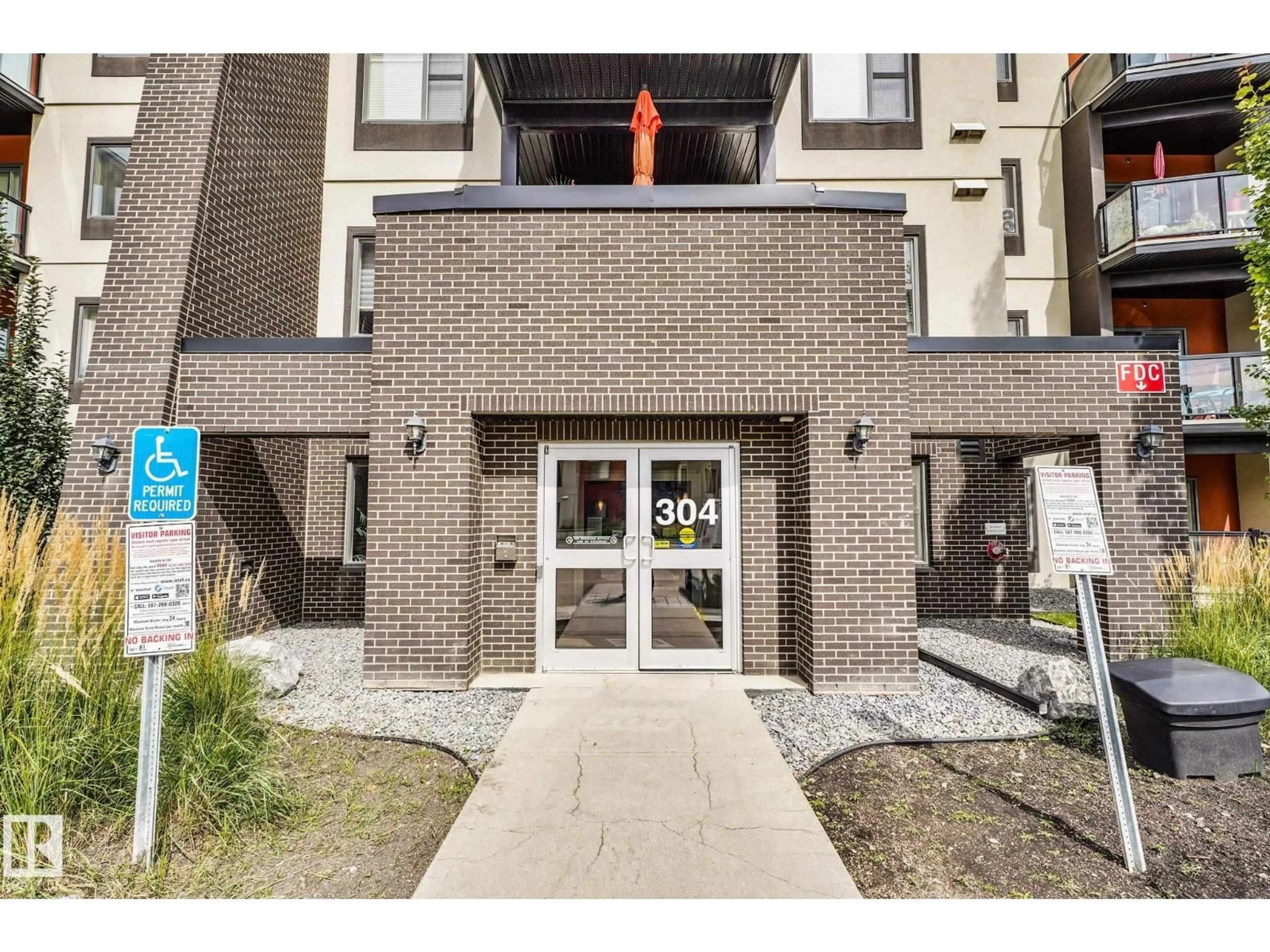 Indoor foyer for 304 - 316 AMBLESIDE LI, Edmonton Alberta T6W0V2
