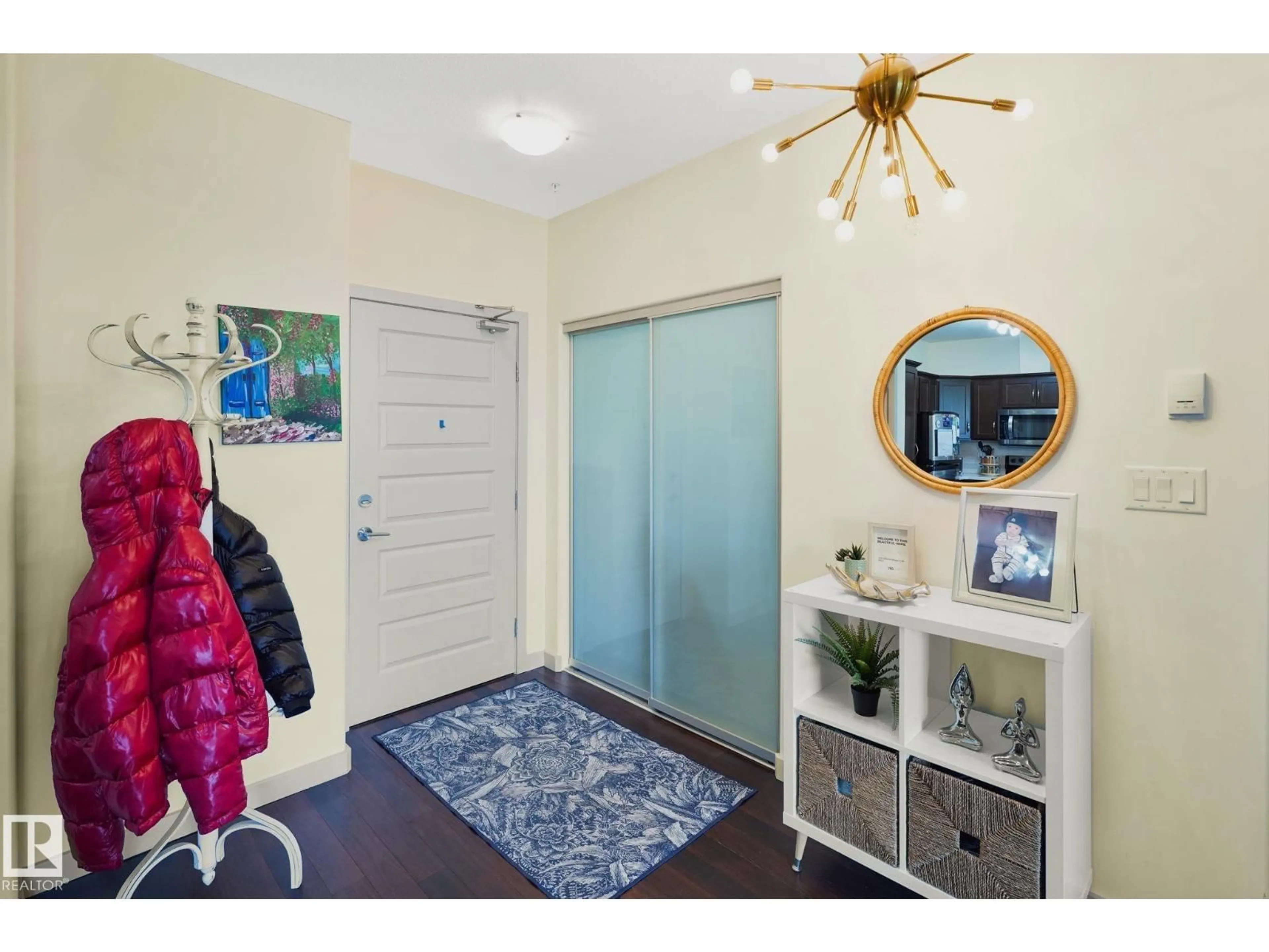 Indoor entryway for 304 - 316 AMBLESIDE LI, Edmonton Alberta T6W0V2