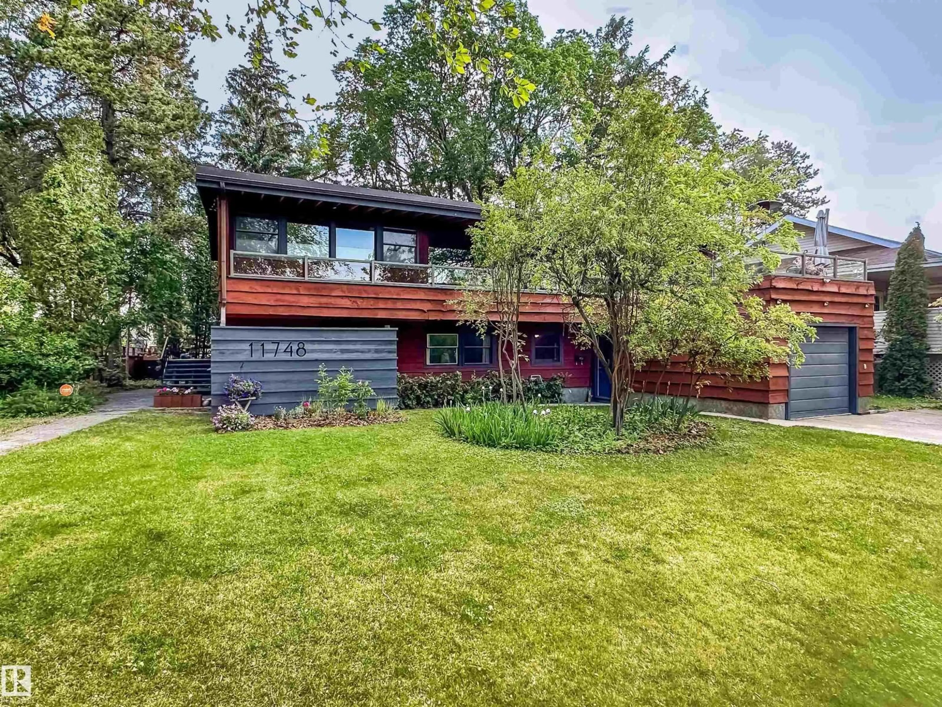 Home with brick exterior material, unknown for 11748 UNIVERSITY AV NW, Edmonton Alberta T6G1Z5