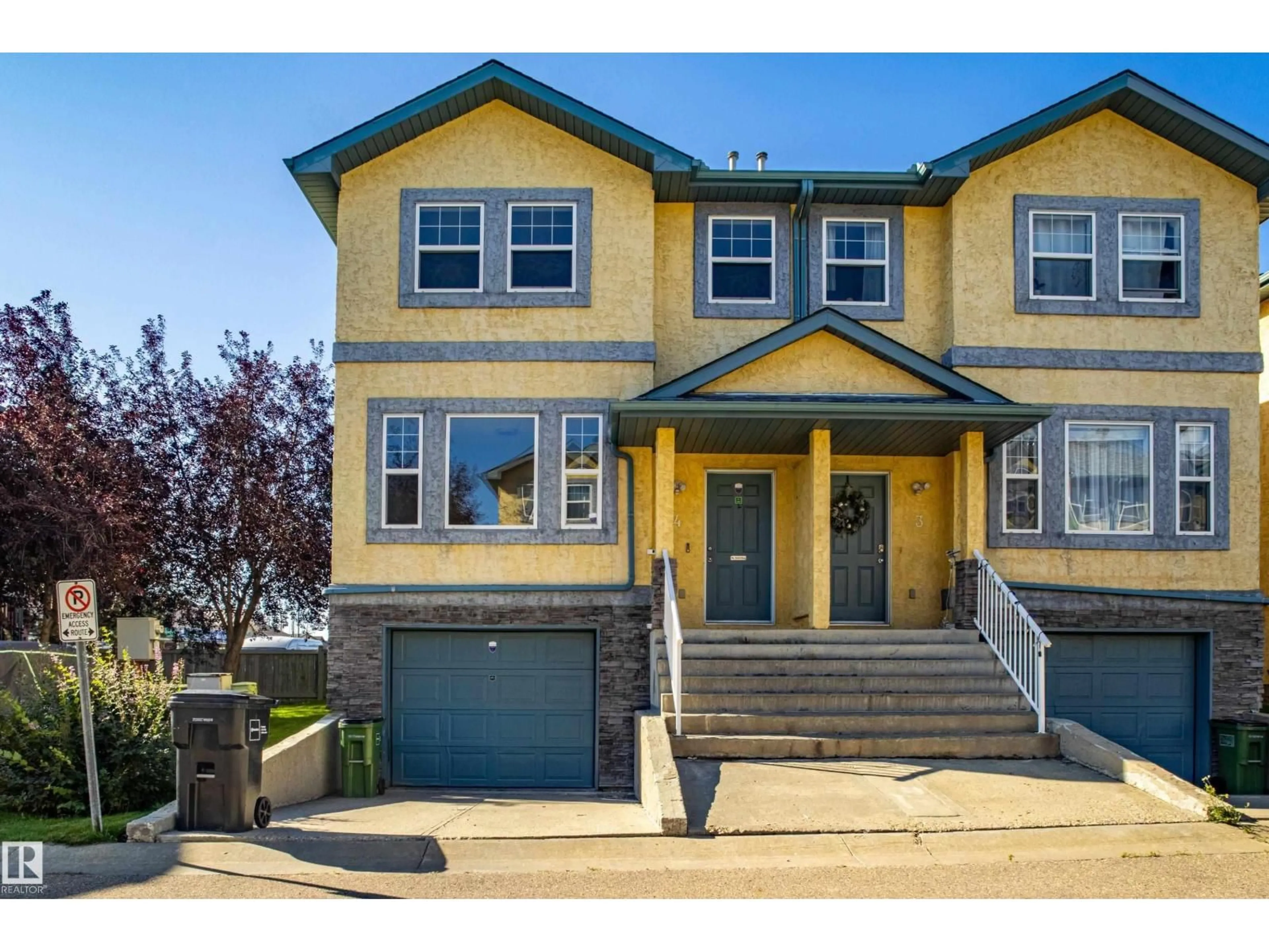Home with vinyl exterior material, street for #4 - 16777 91 ST, Edmonton Alberta T5Z3X4