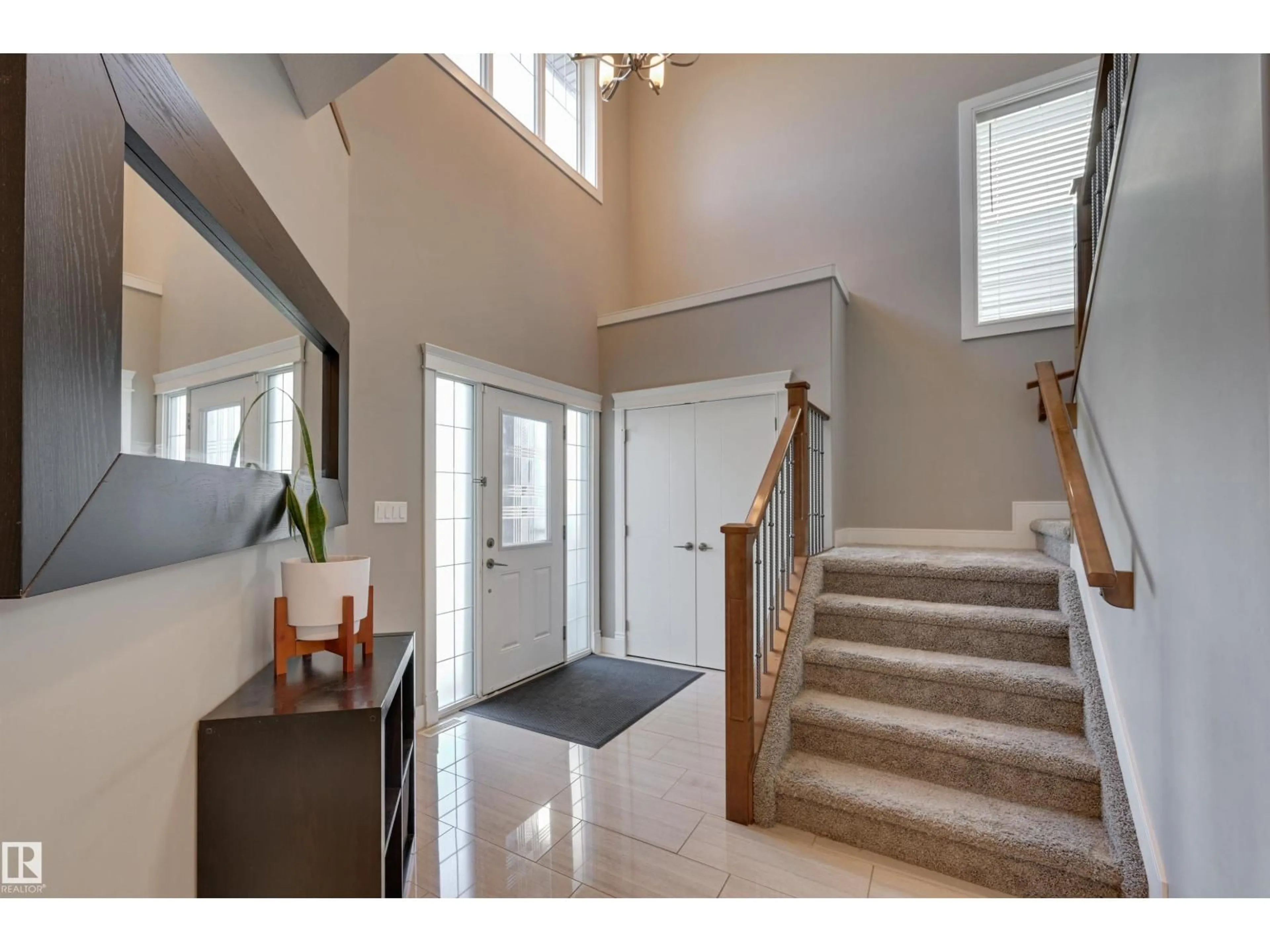Indoor entryway for NW - 1418 HAYS WY, Edmonton Alberta T6M0M3