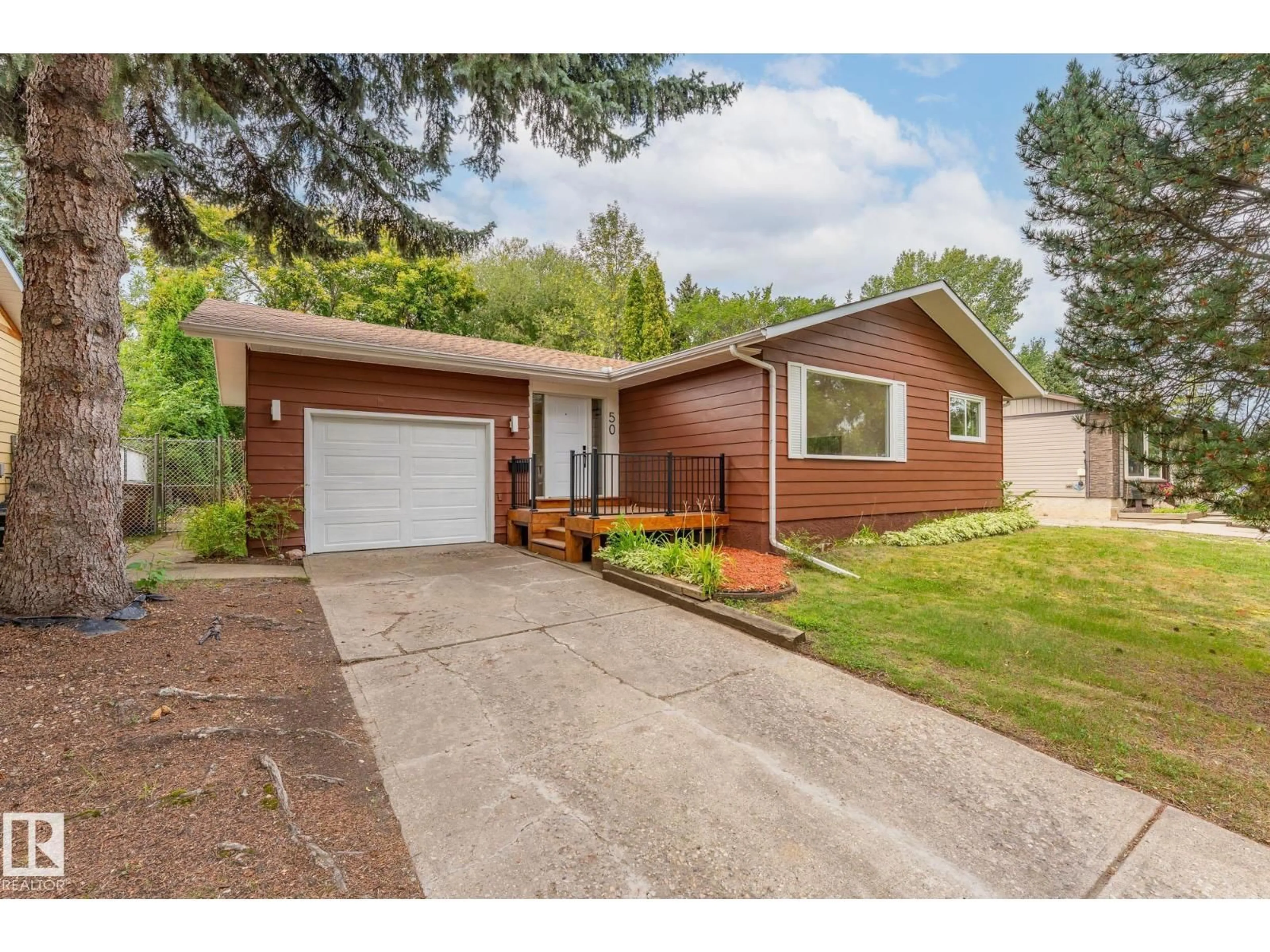 Home with vinyl exterior material, street for 50 LAMBERT CR, St. Albert Alberta T8N1M2