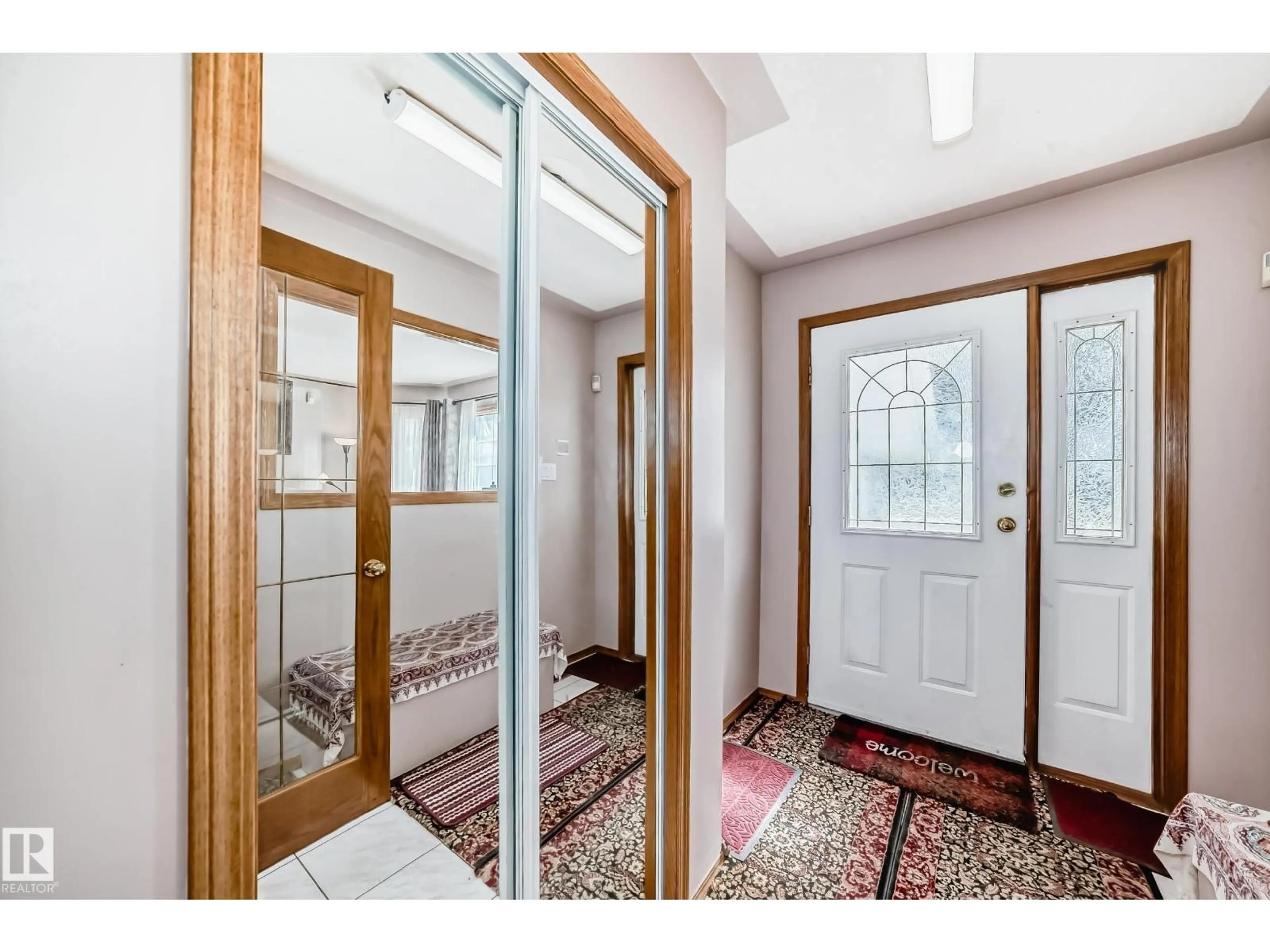 Indoor entryway for 1068 JAMES CR, Edmonton Alberta T6L6P6