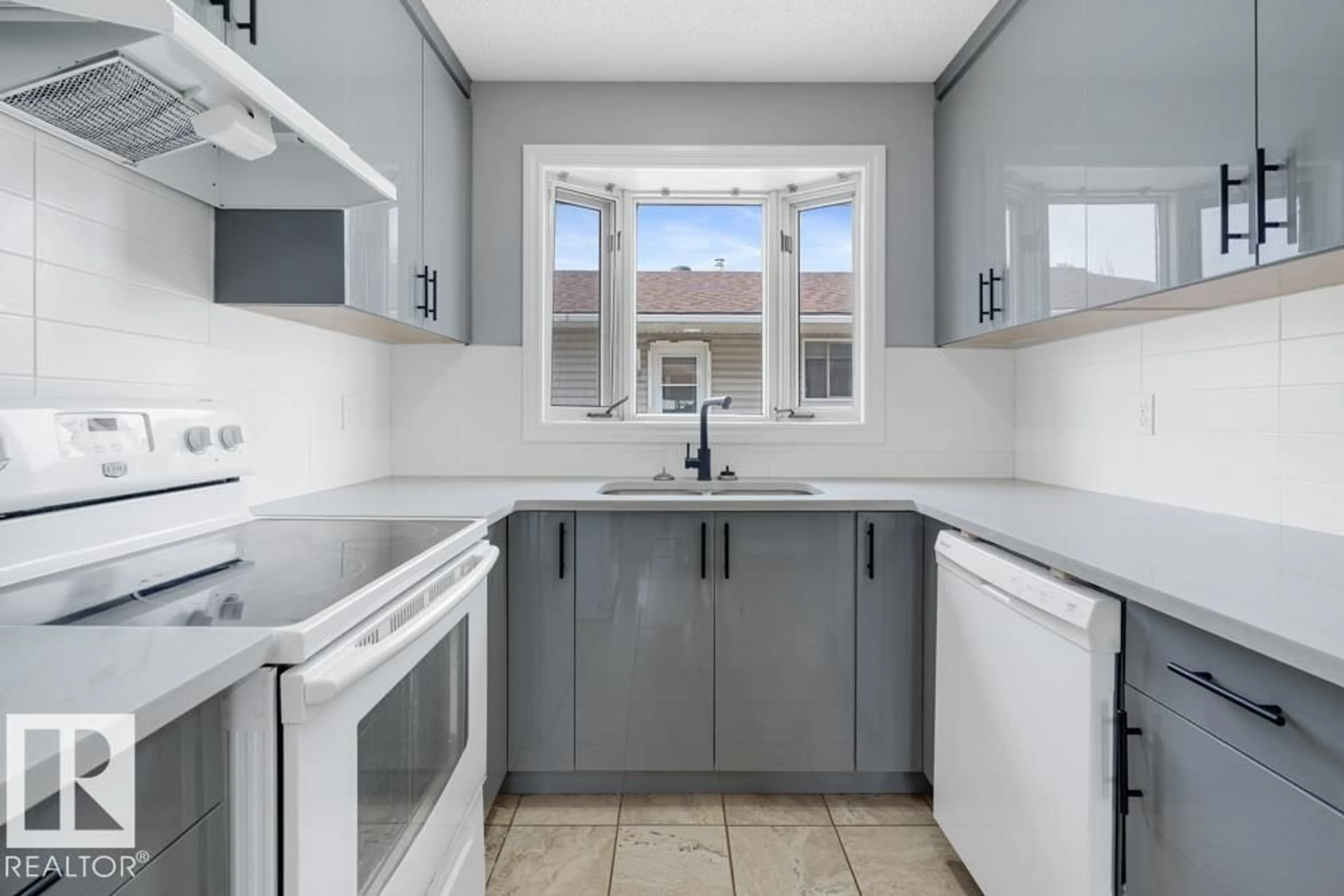 Standard kitchen, unknown for 4306 SOUTH PARK DR, Leduc Alberta T9E4R1