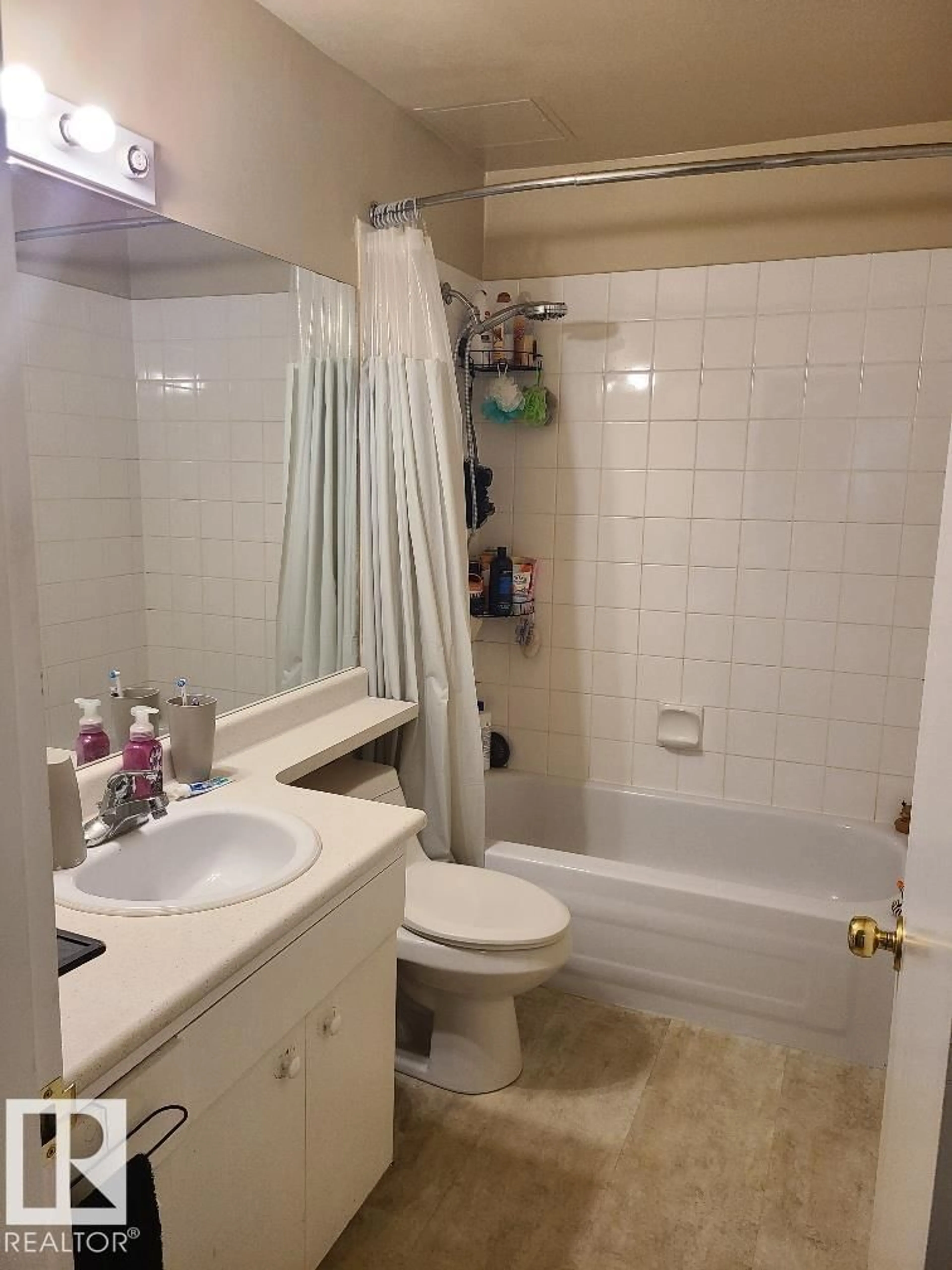 Standard bathroom, unknown for 11465 - 207 41 AV, Edmonton Alberta T6J0T9