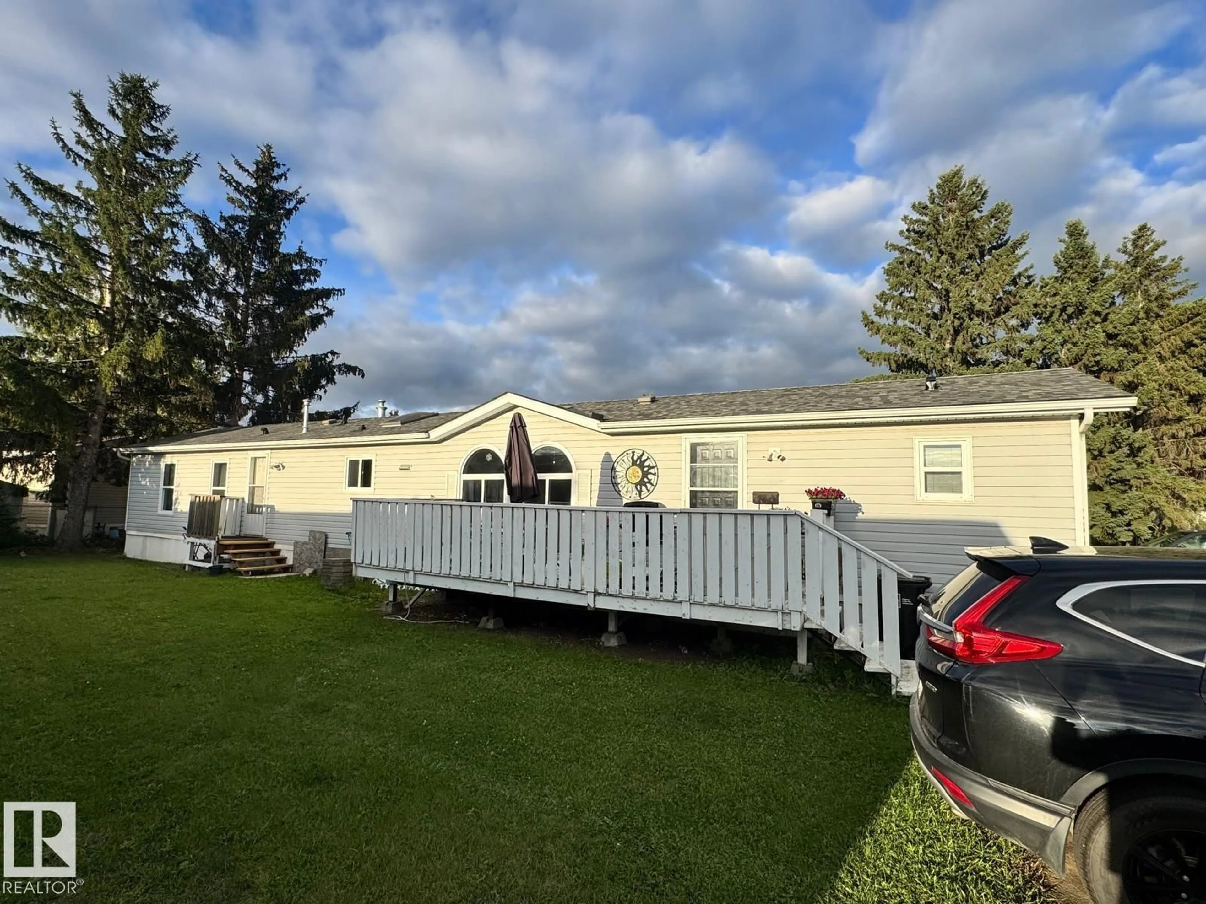 Home with vinyl exterior material, unknown for NW NW - 388 EVERGREEN PA, Edmonton Alberta T5Y4M2