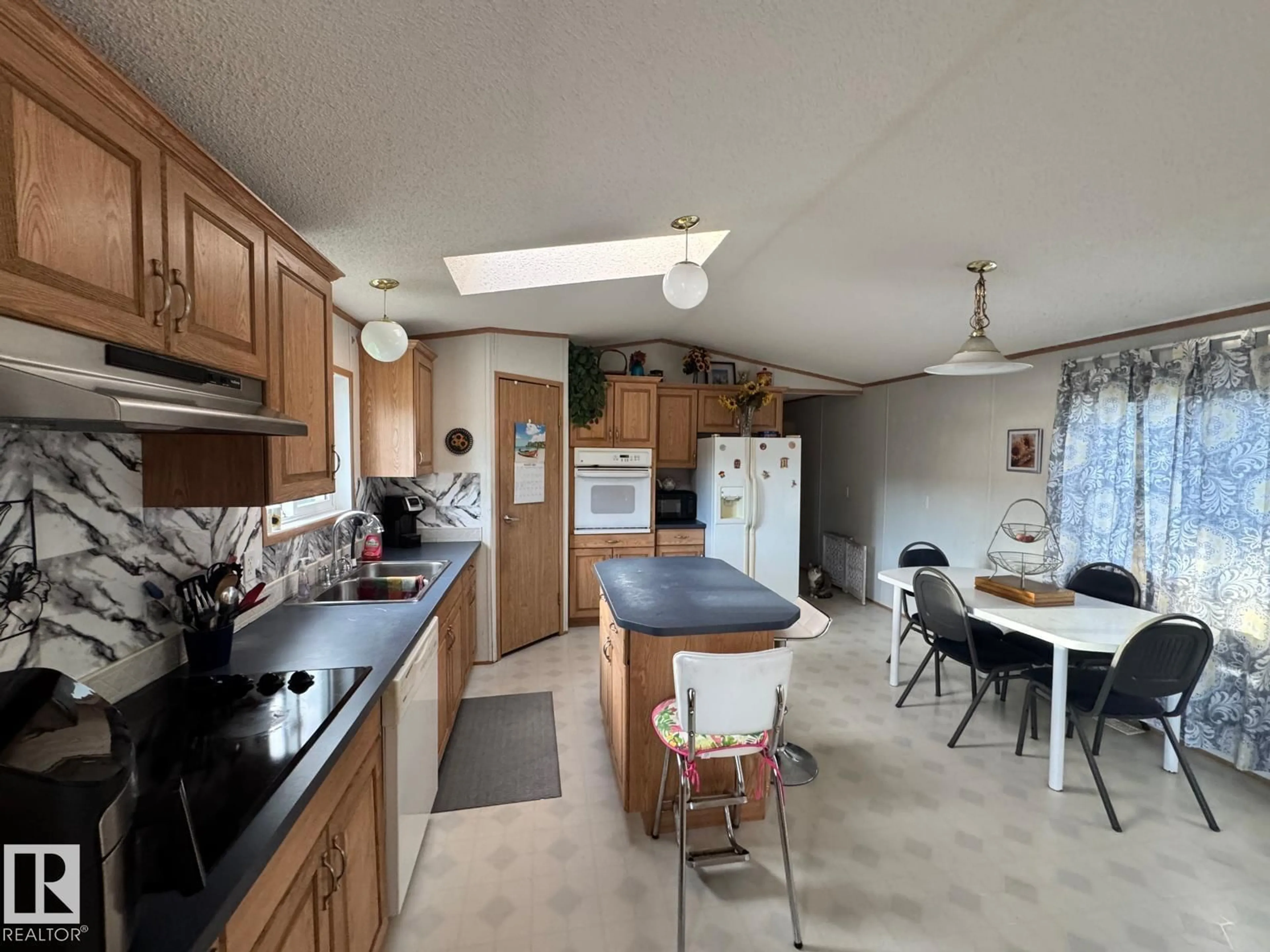 Standard kitchen, unknown for NW NW - 388 EVERGREEN PA, Edmonton Alberta T5Y4M2