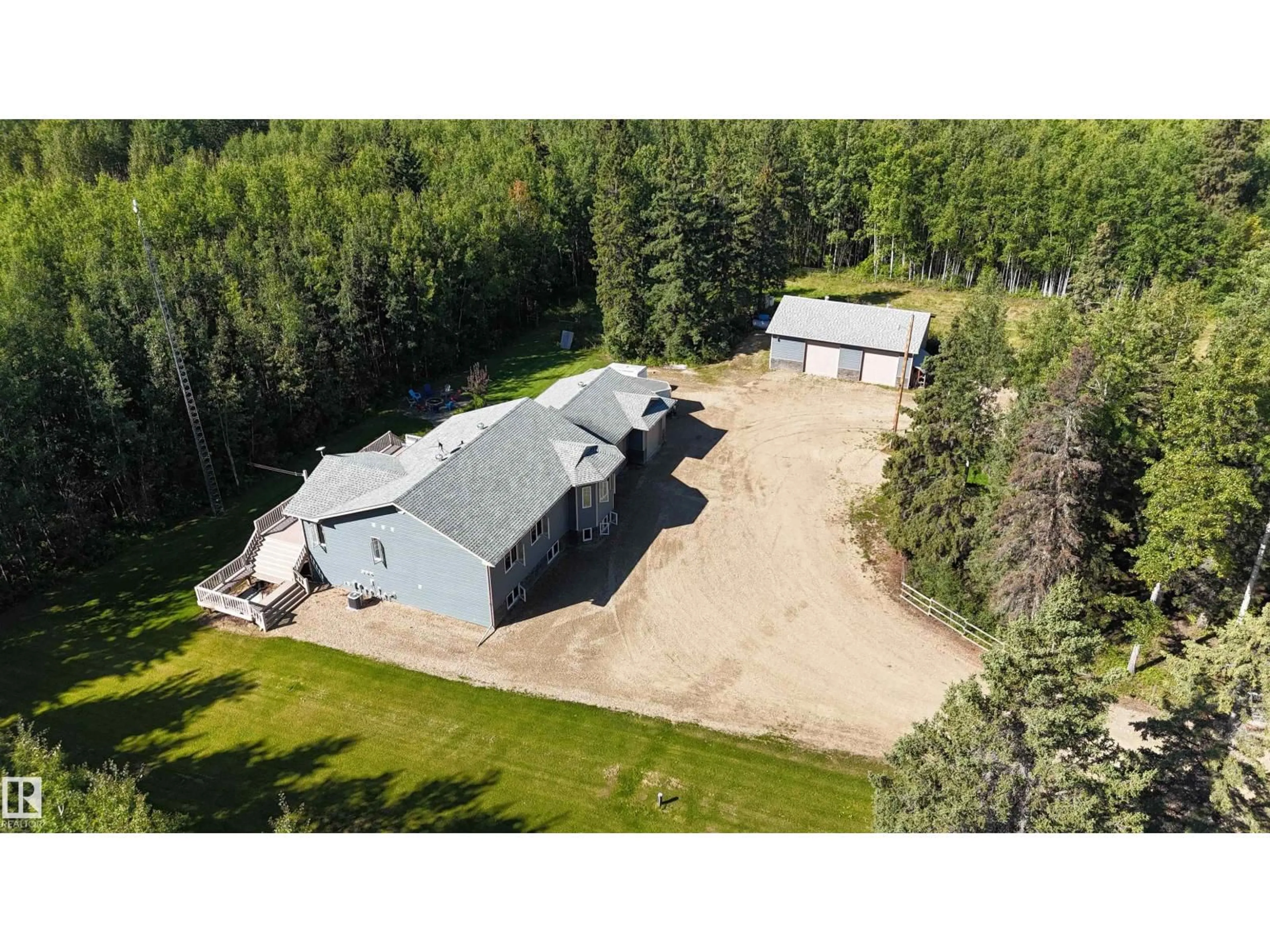 A pic from outside/outdoor area/front of a property/back of a property/a pic from drone, building for 482 - 8125 B TWP RD, Rural Brazeau County Alberta T7A2A1