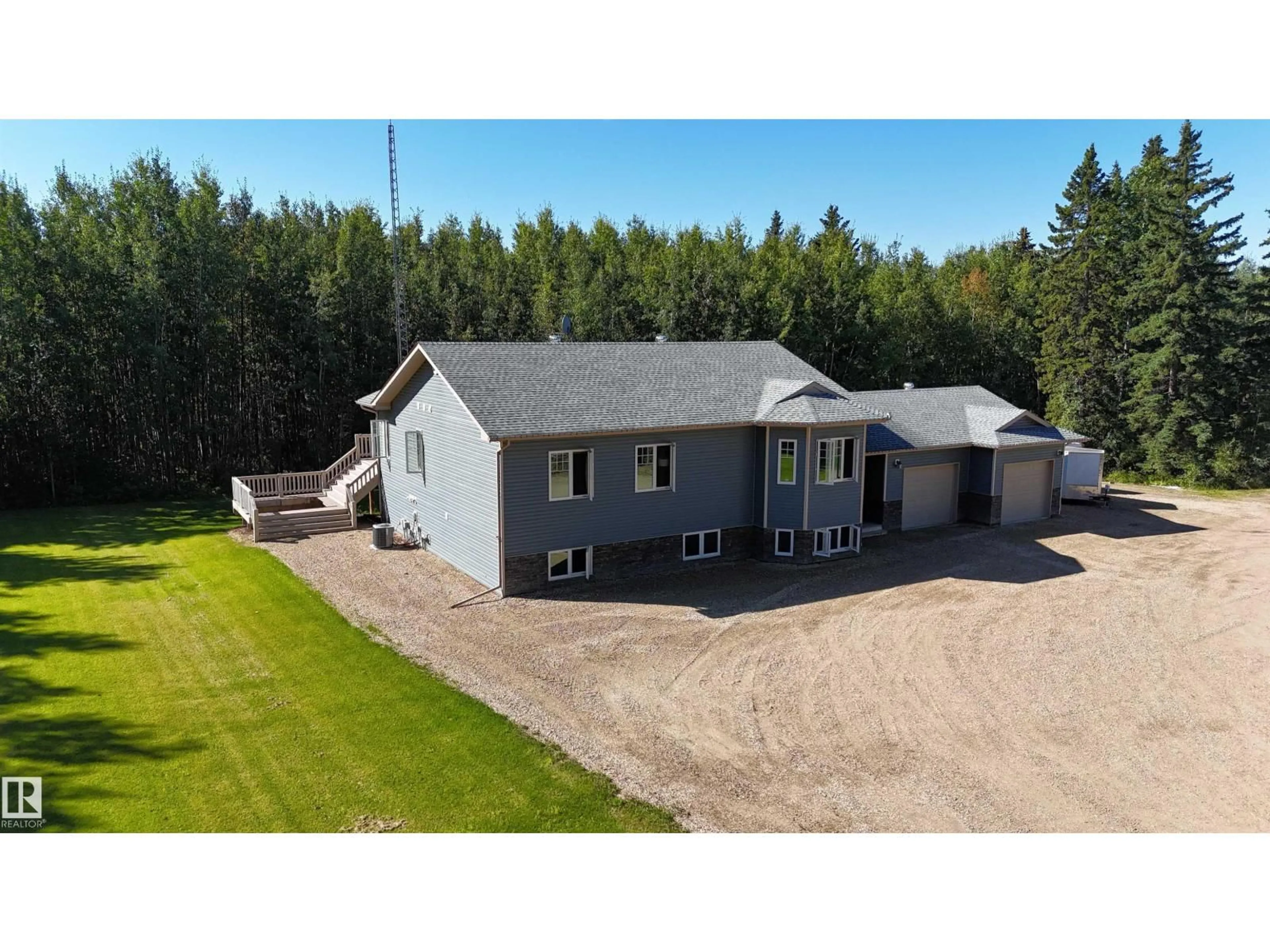 A pic from outside/outdoor area/front of a property/back of a property/a pic from drone, building for 482 - 8125 B TWP RD, Rural Brazeau County Alberta T7A2A1