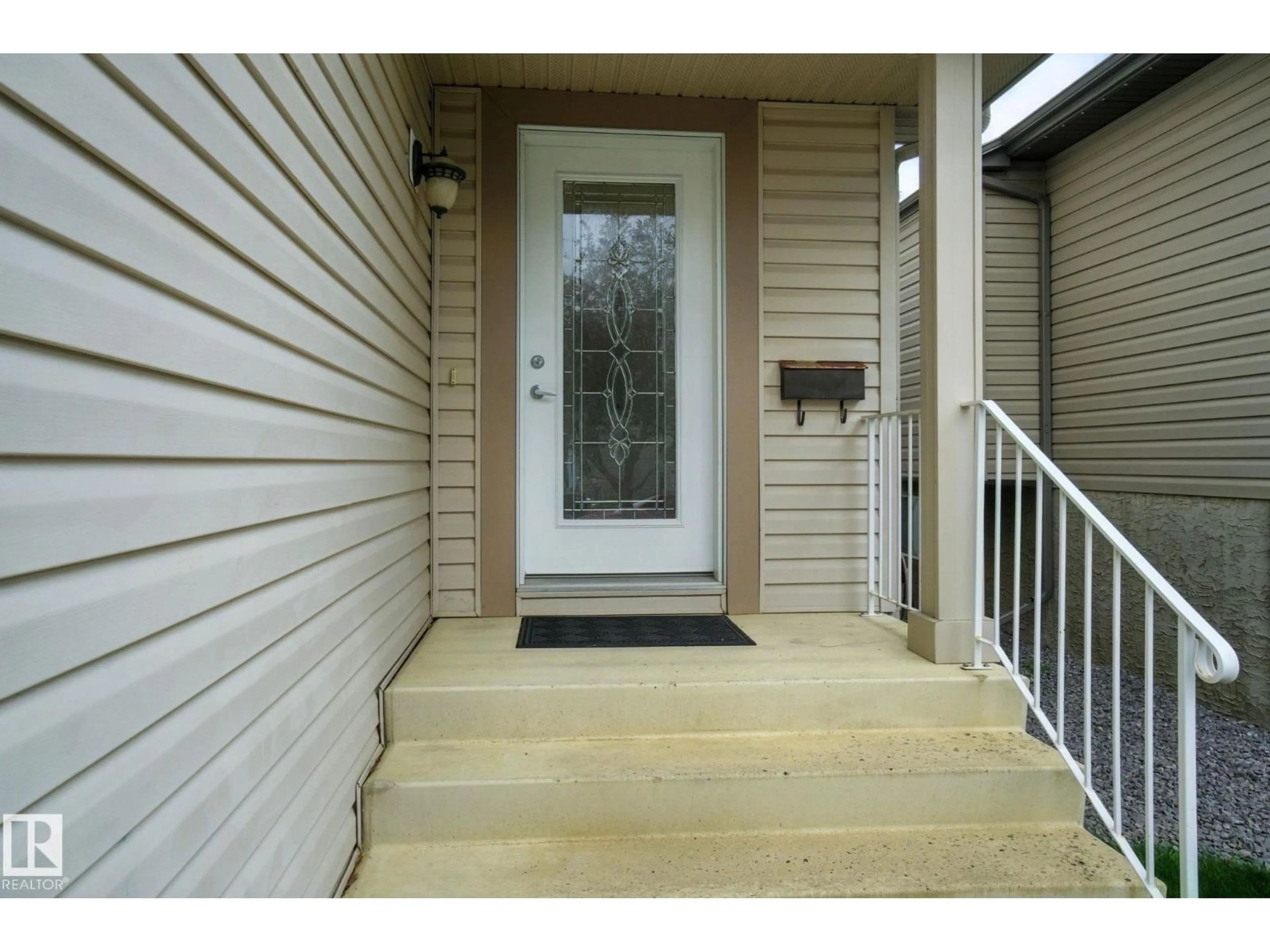 Indoor entryway for 16765 112A ST, Edmonton Alberta T5X6J6