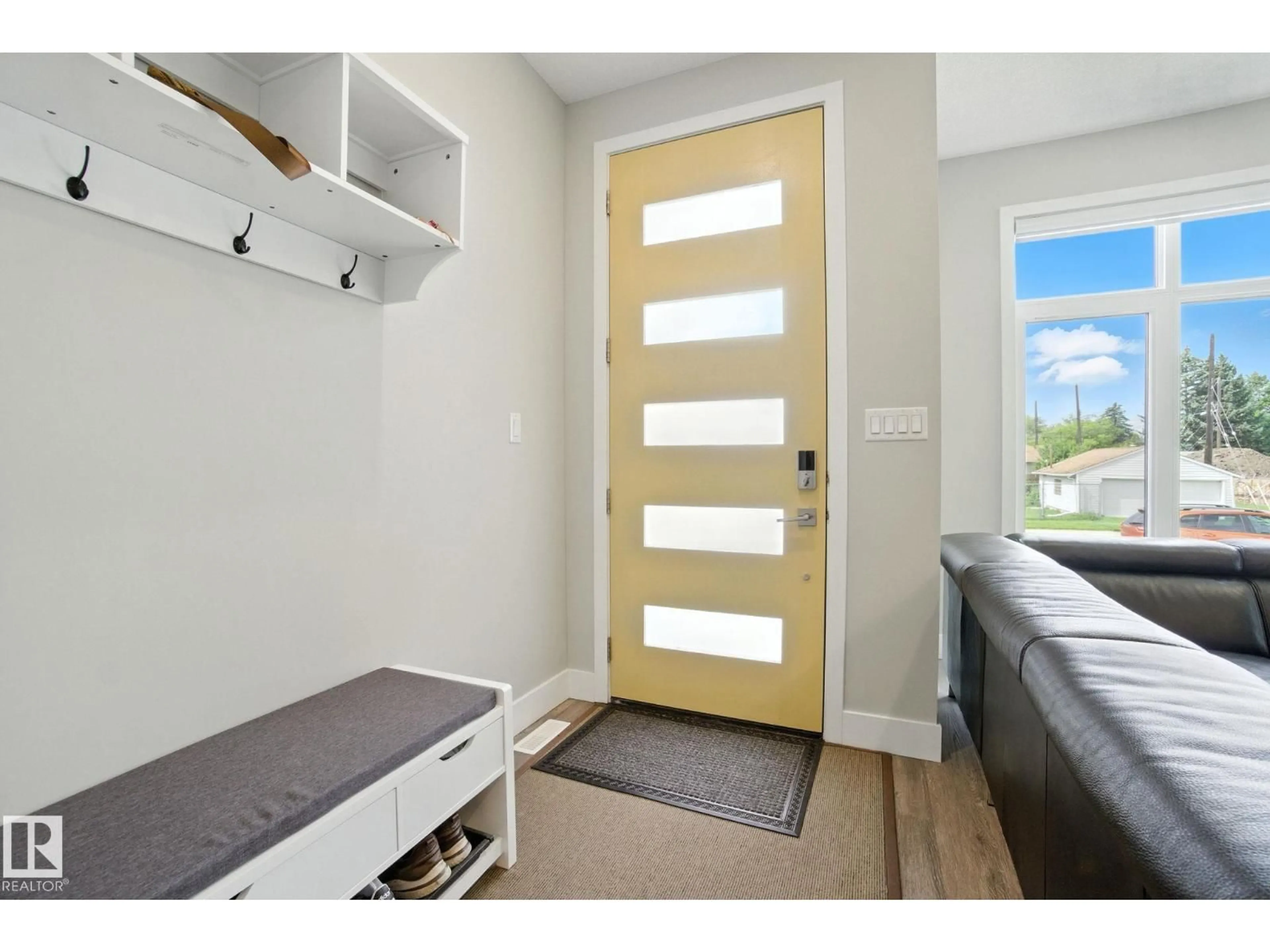 Indoor entryway for 9207 152 ST, Edmonton Alberta T5R1M2